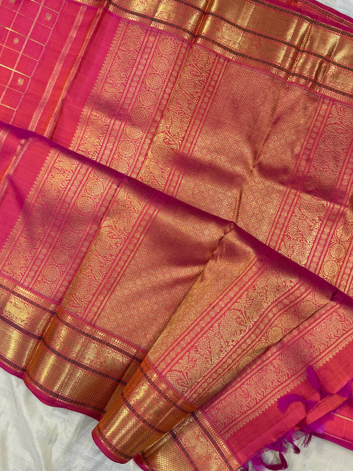 Peach pink with Pure Zari small Annam chakram Kattam butta /kanjipuram silk saree clsa 7739