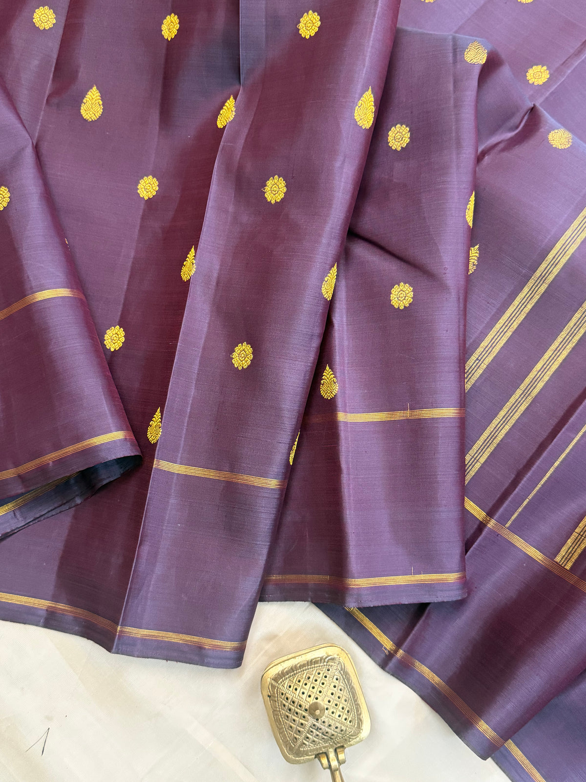Dual tone thilagam Butta /Silk Kanjipuram