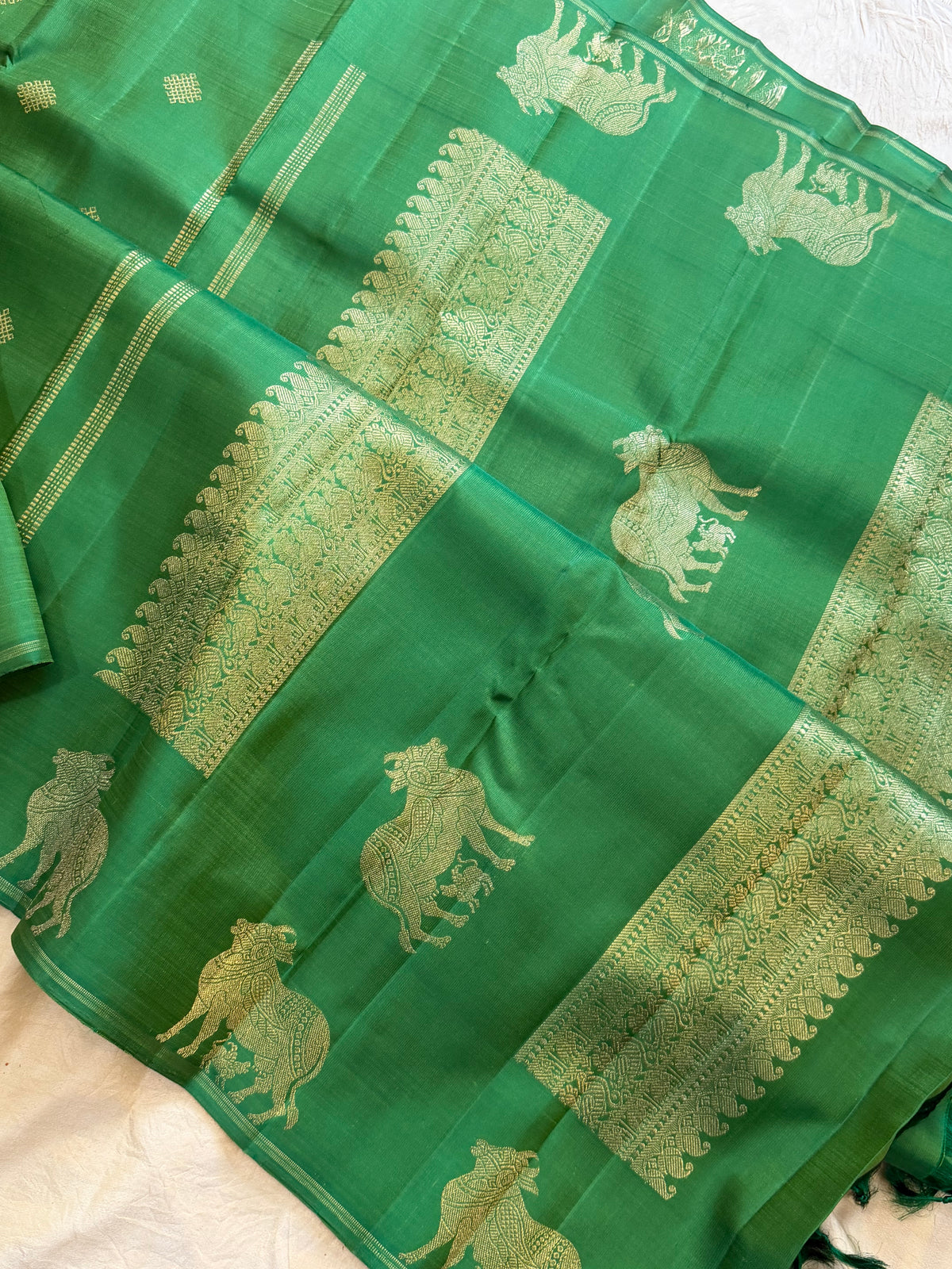 Komatha border Kolam Butta - pure Zari Kanjipuram silk
