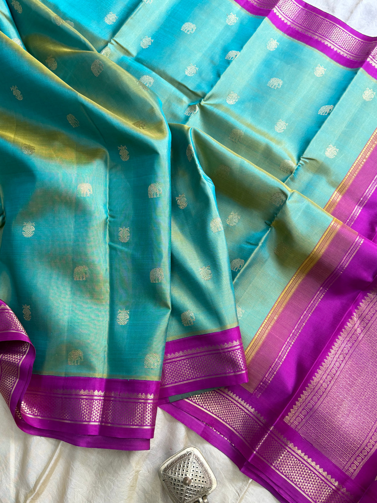 Double tone green small border Kai Korvai Kanjipuram silk