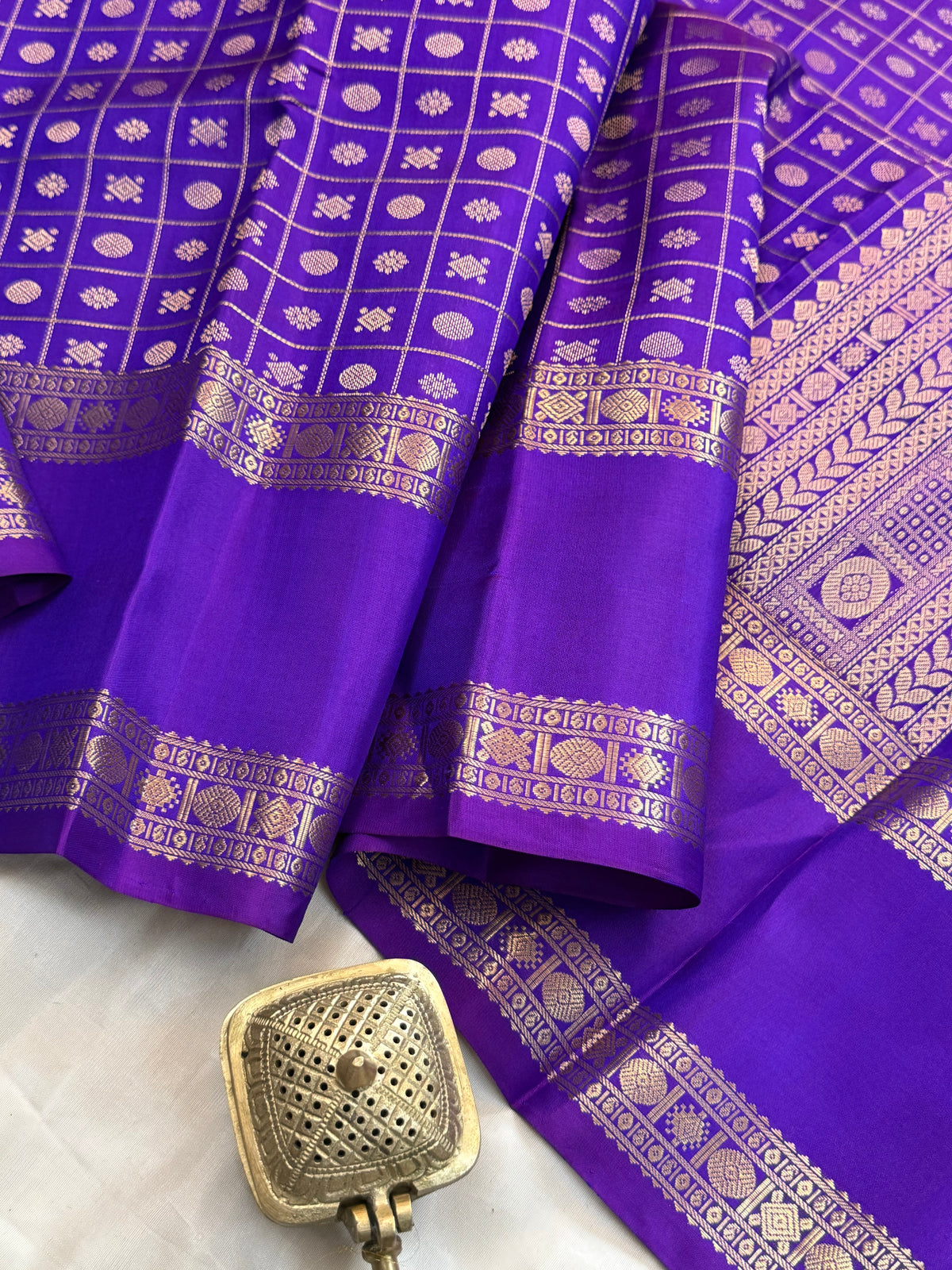 Purplish lakshambutta kili pallu/ Special edition kanjipuram silk