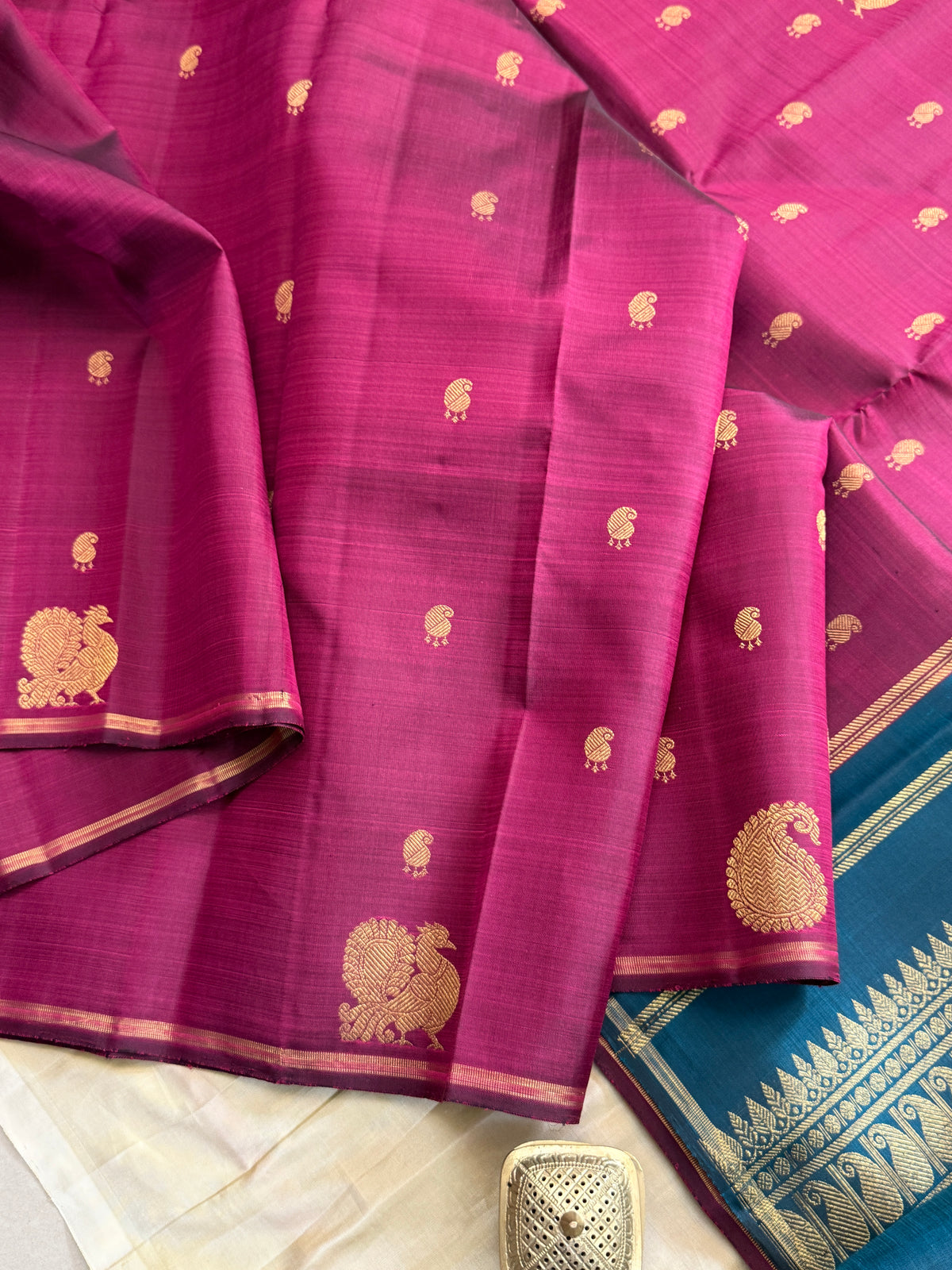 Beetroot body Zari butta border less / kanjipuram silk saree CLSA 11966