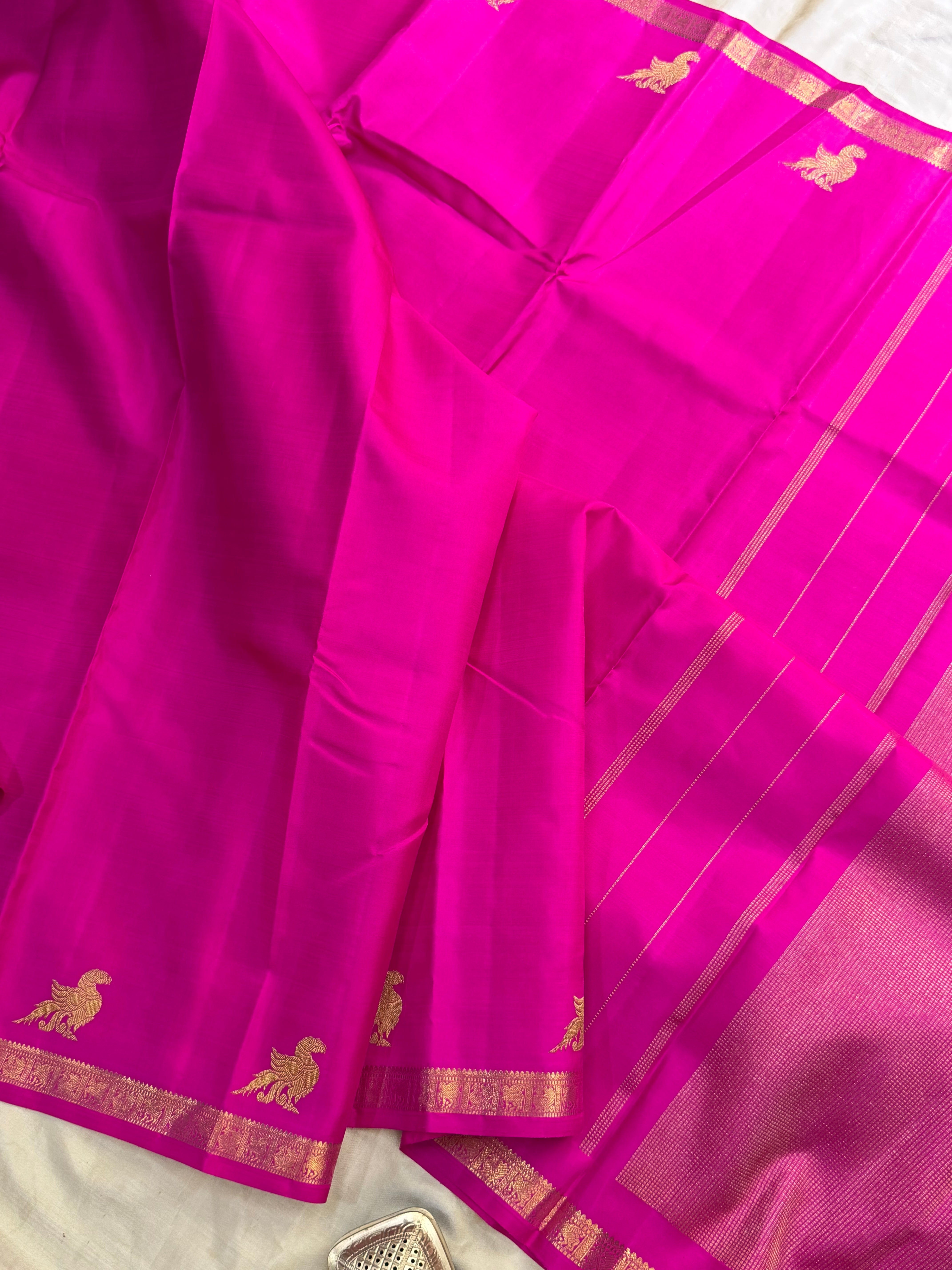 Rani pink Kili border  / Budget friendly Kanjipuram silk sarees