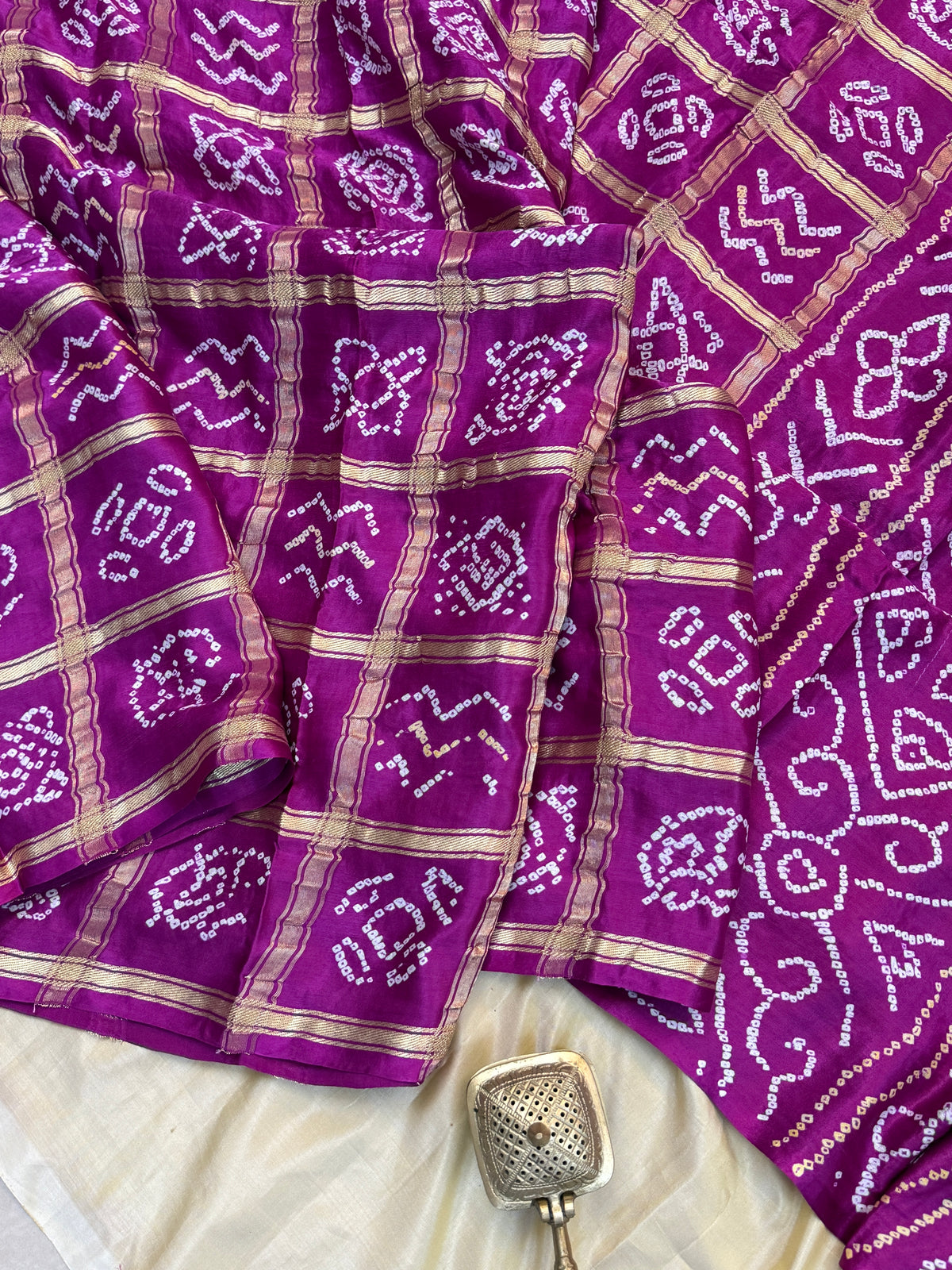 Majenta bandhini and gajji silk saree clsa 11940