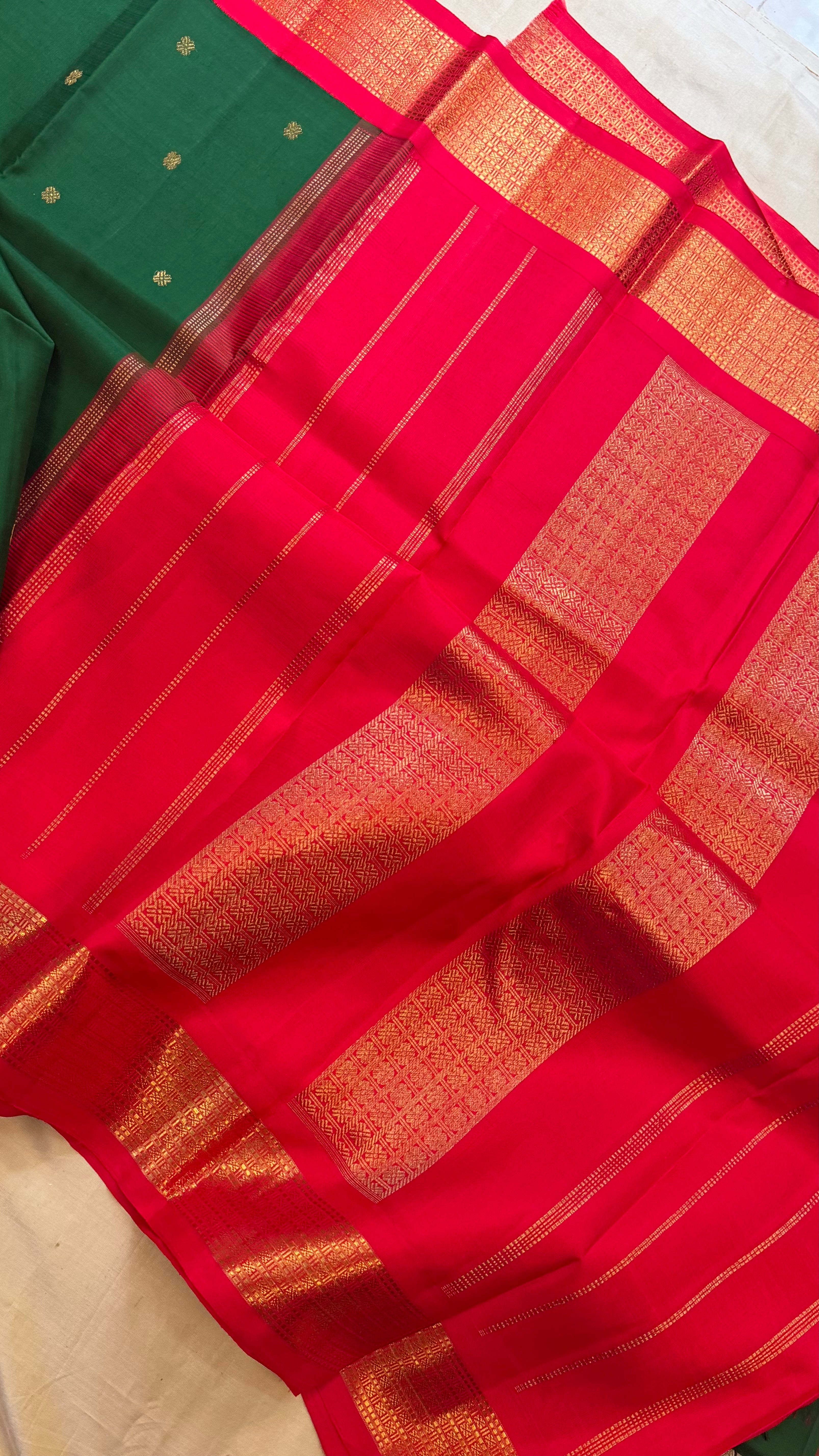 Dark green and red Kai Korvai / Kanjipuram silk