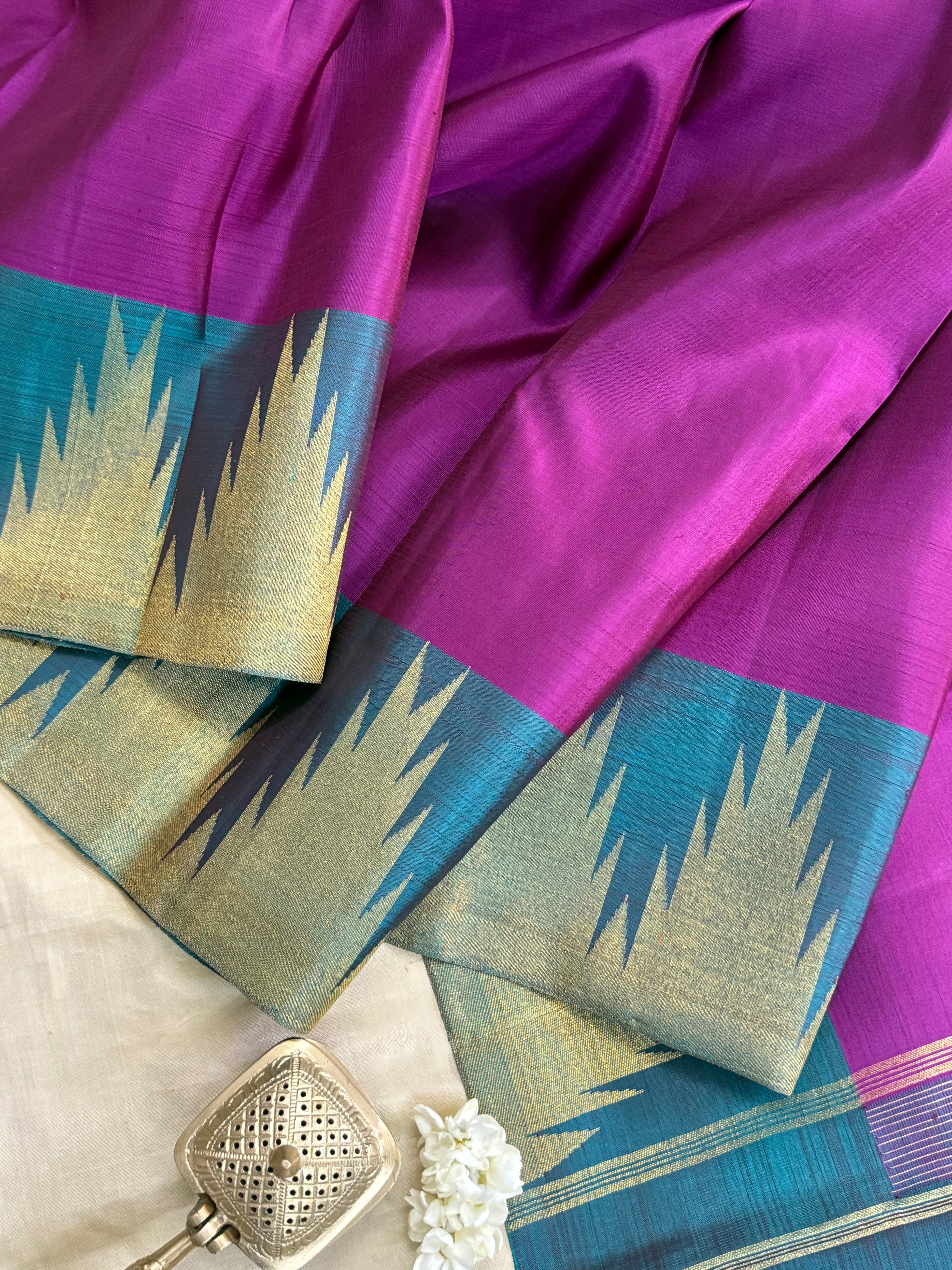 Vadamalli and teal blue border 8 kol temple/ Kanjipuram silk CLSA3076