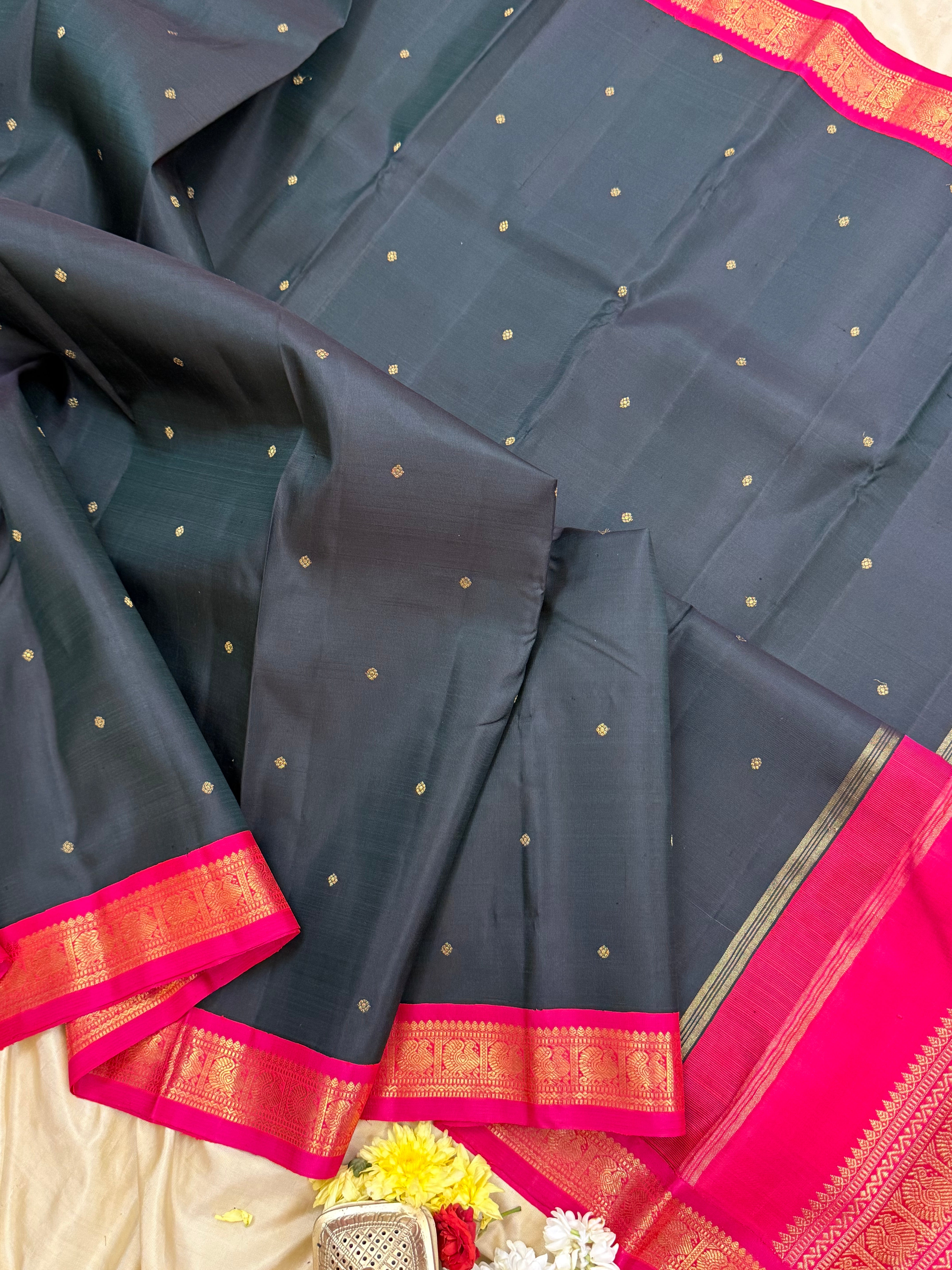 BOTTLE GREEN WITH PINK ANNAM PET SMALL KORVAI/ KANJIPURAM SILK CLSA10510
