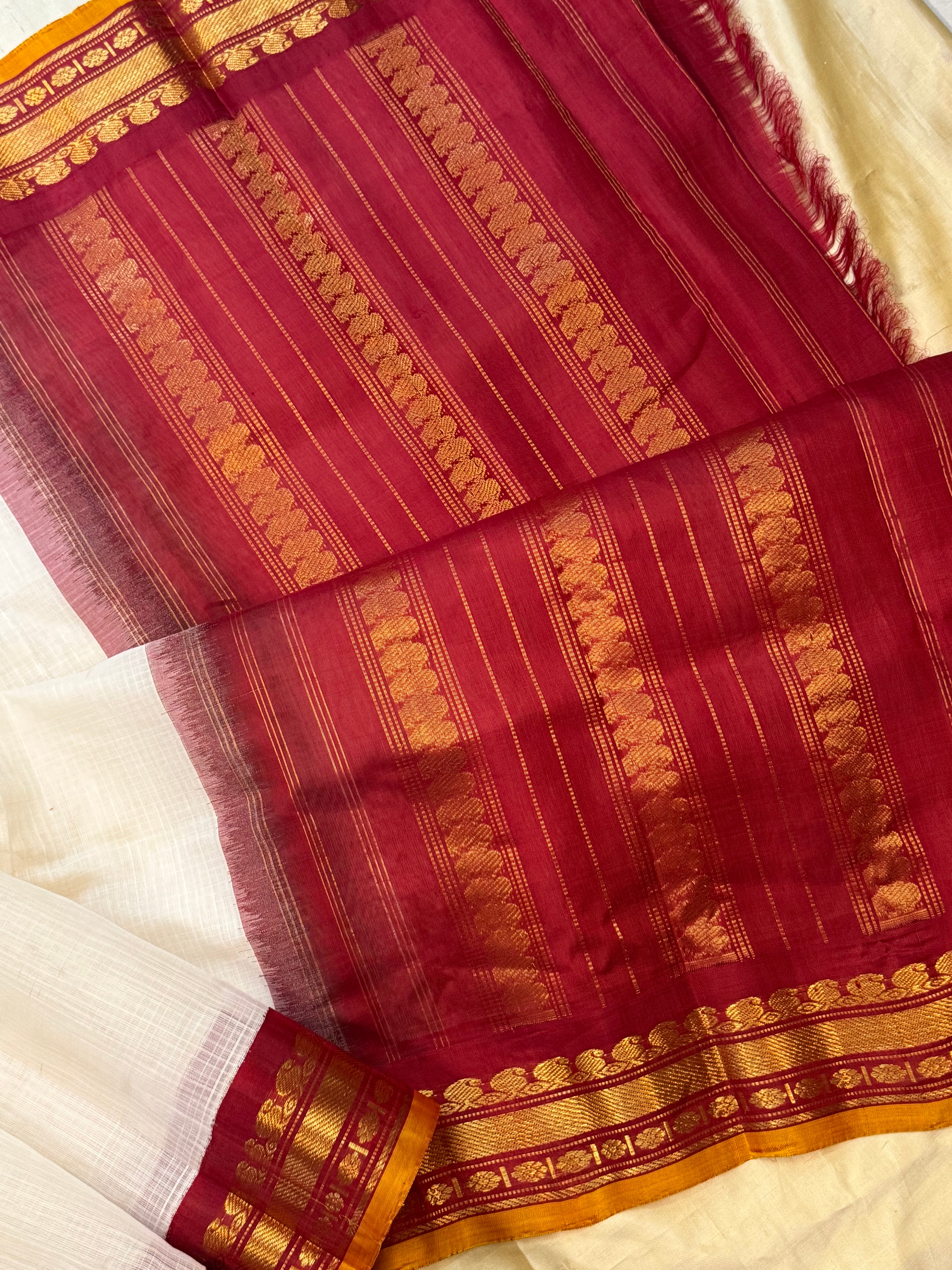 Offwhite and araku korvai / Gadwal cotton (No Blouse)