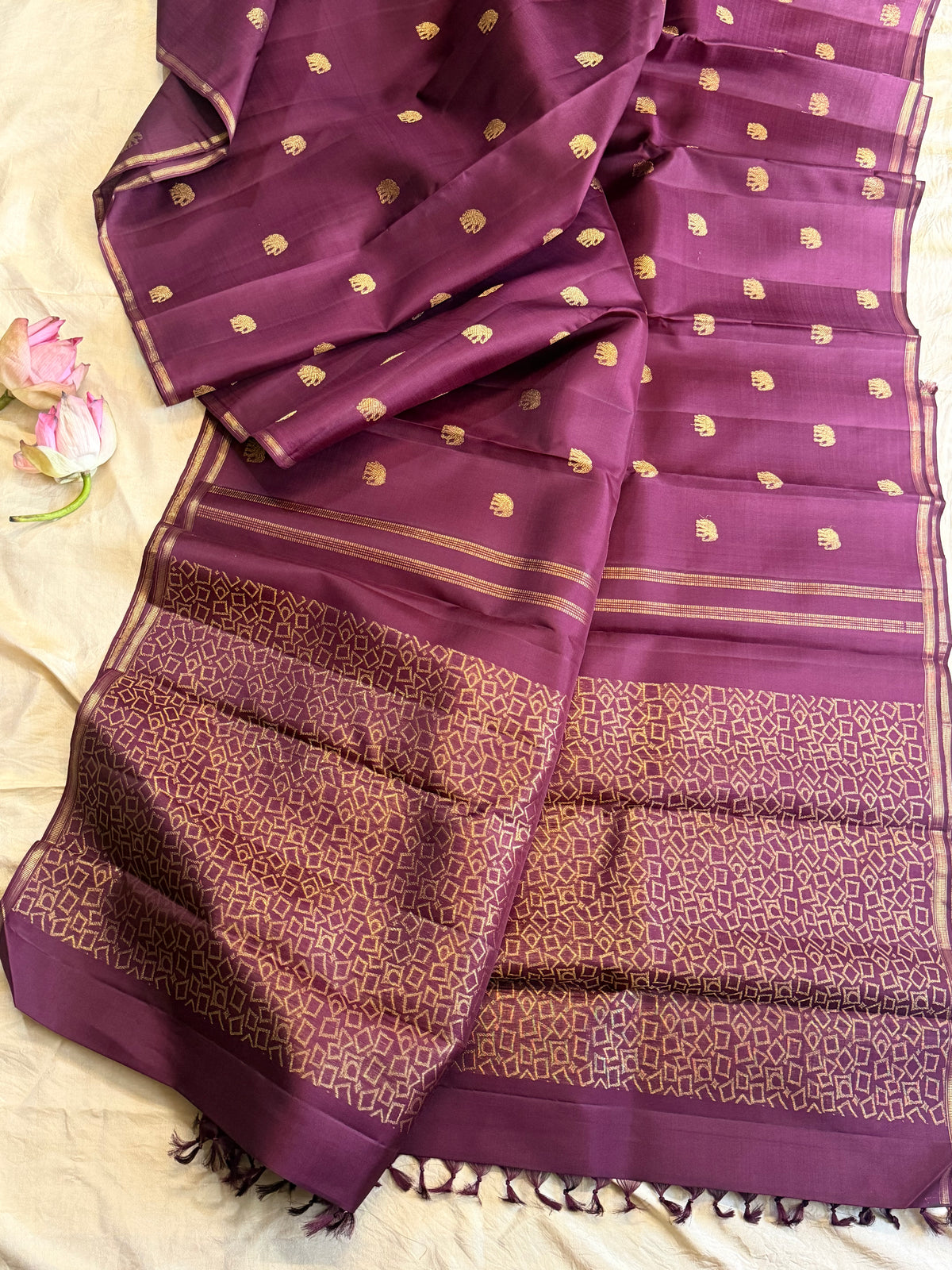 Paaku yaanai Butta  simple pure Zari Kanjipuram clsa12719