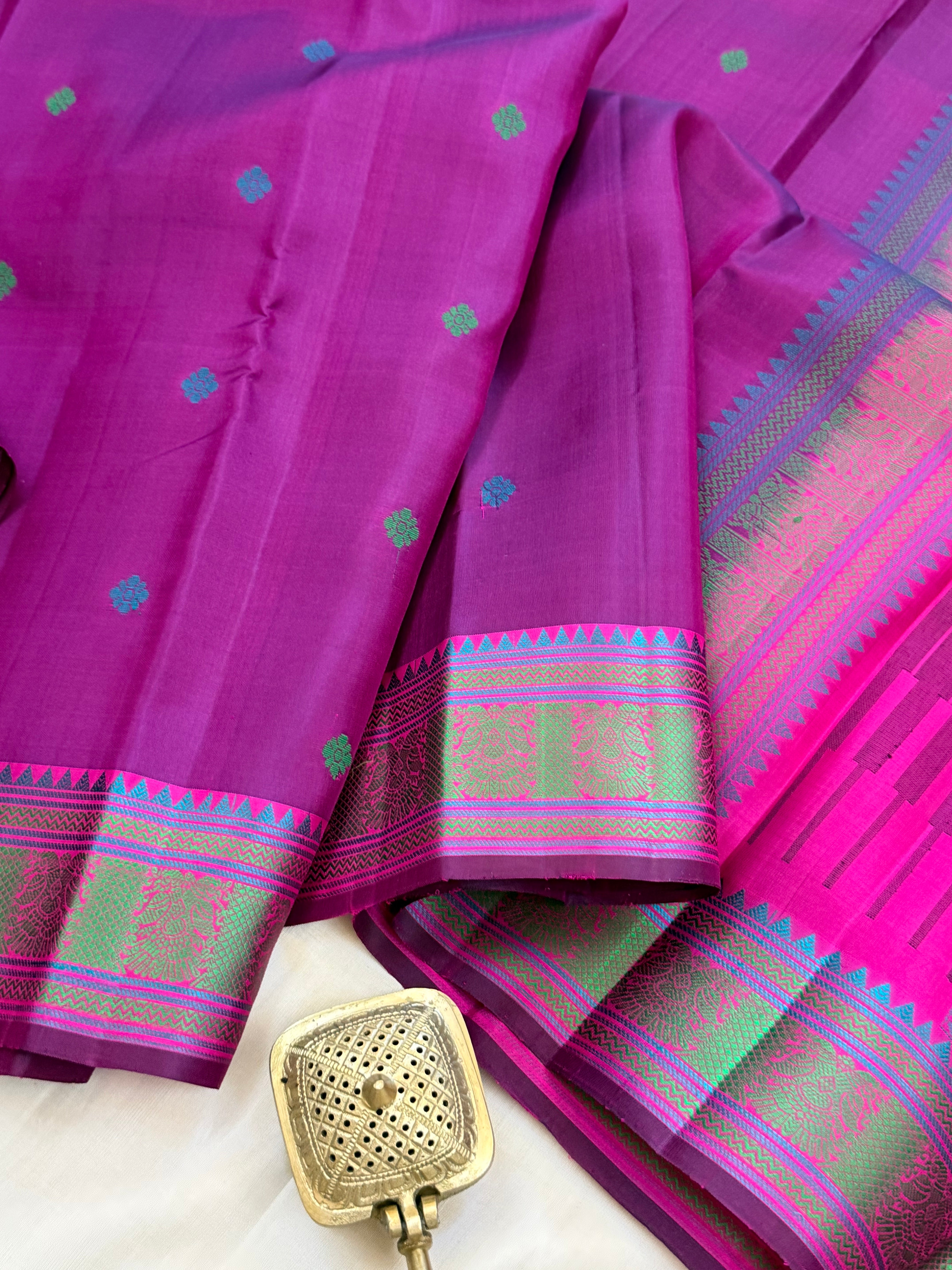 Magenta Iruthalaipakshi pet / Varnangal thread work CLSA11275