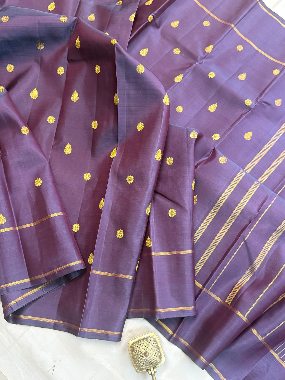 Dual tone thilagam Butta /Silk Kanjipuram