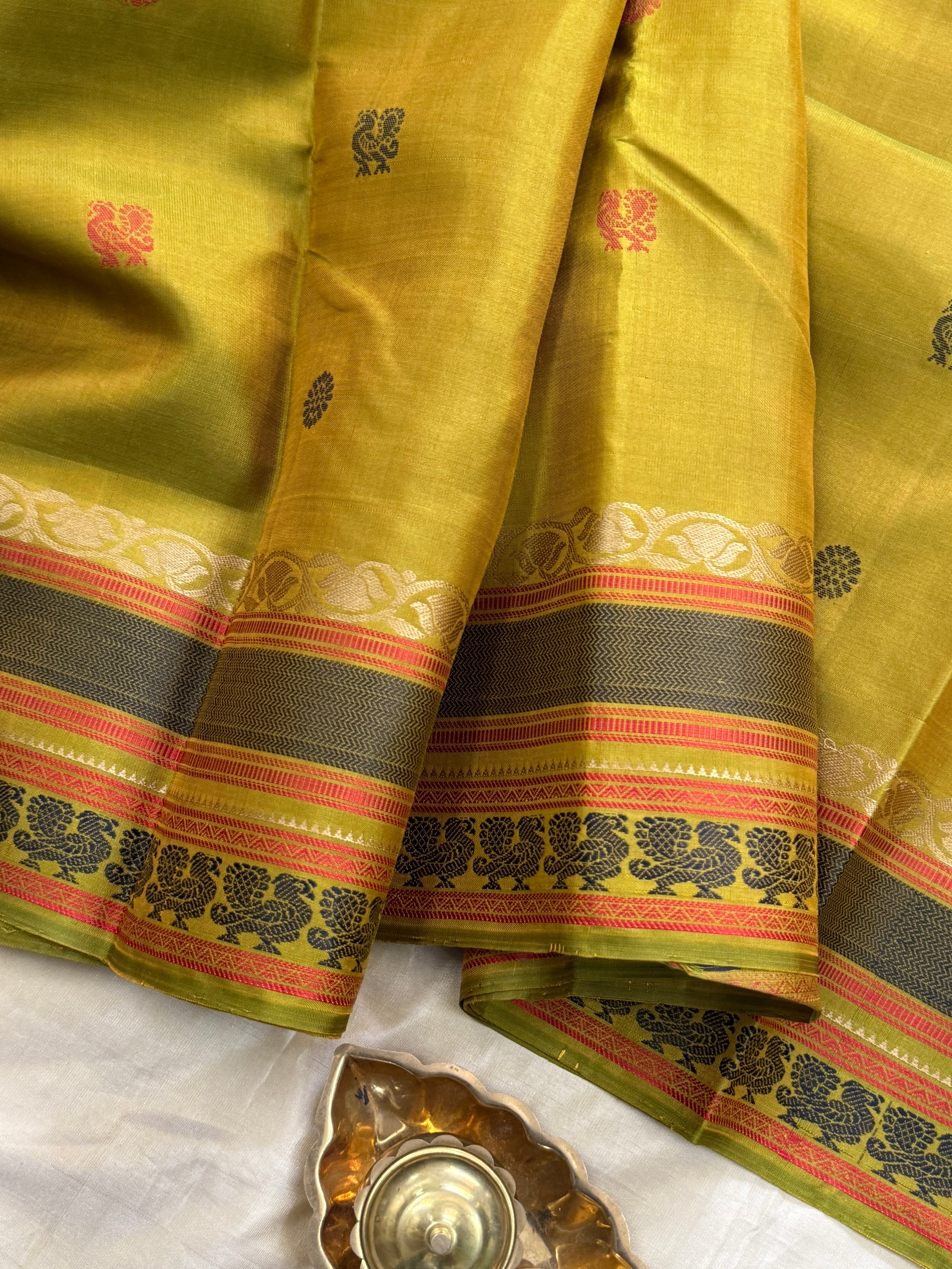 Mangaai Pachai varisapet border/ Varnangal Soft Silk CL4087