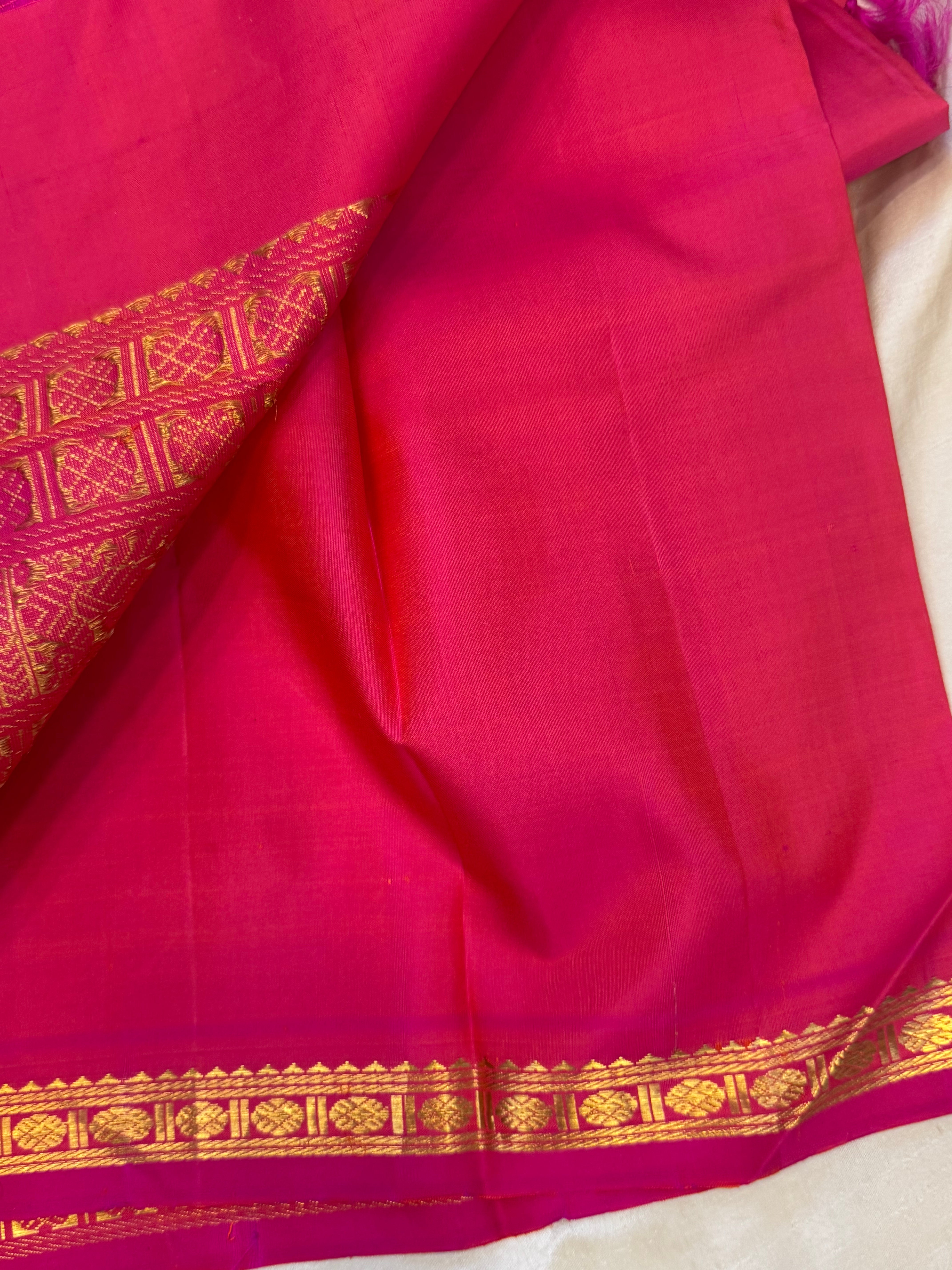 Pink small rudraksha border-Unique pallu / Arani silk