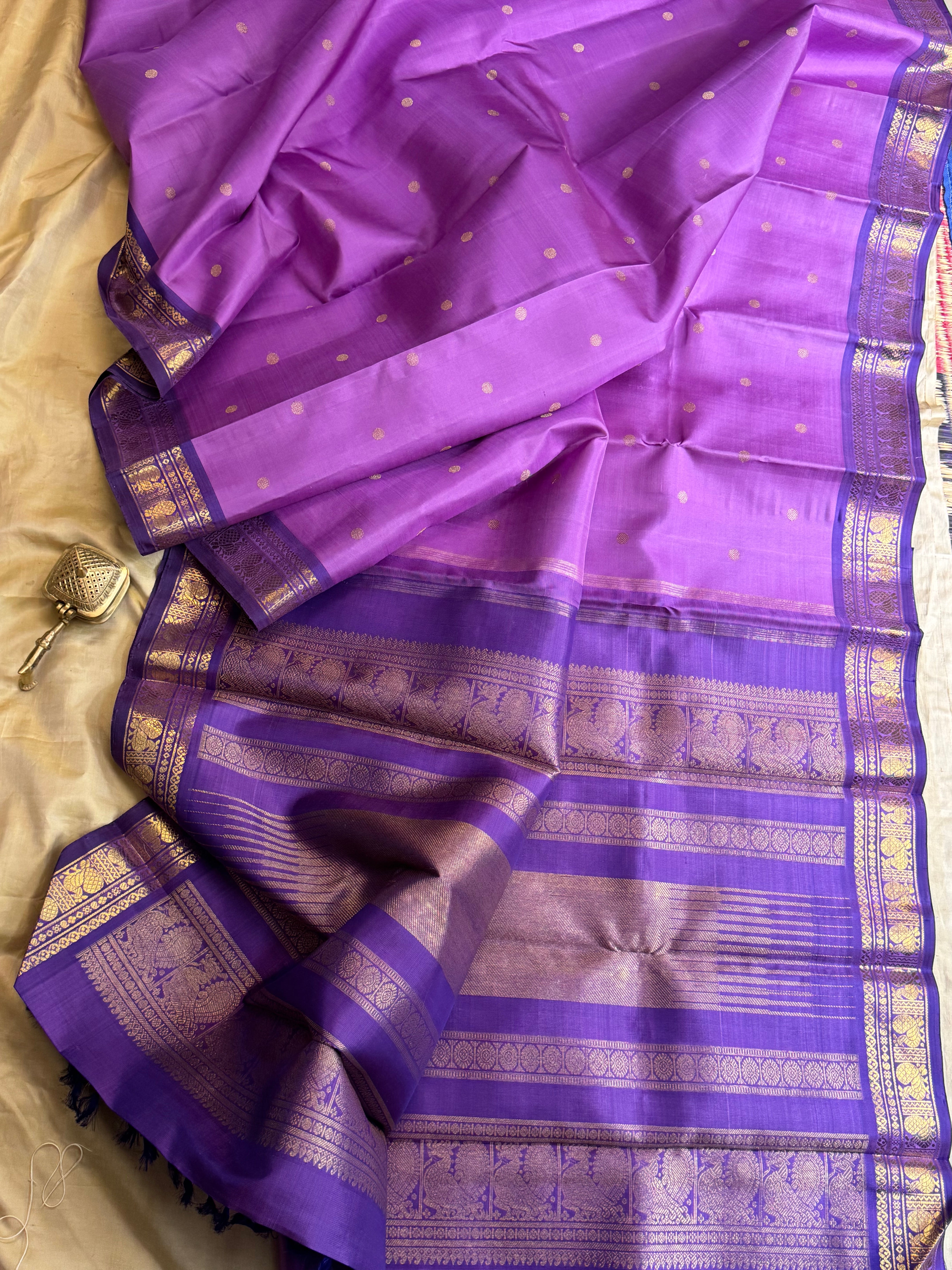 Lavender purple Annam pet border  / Kanjipuram silk