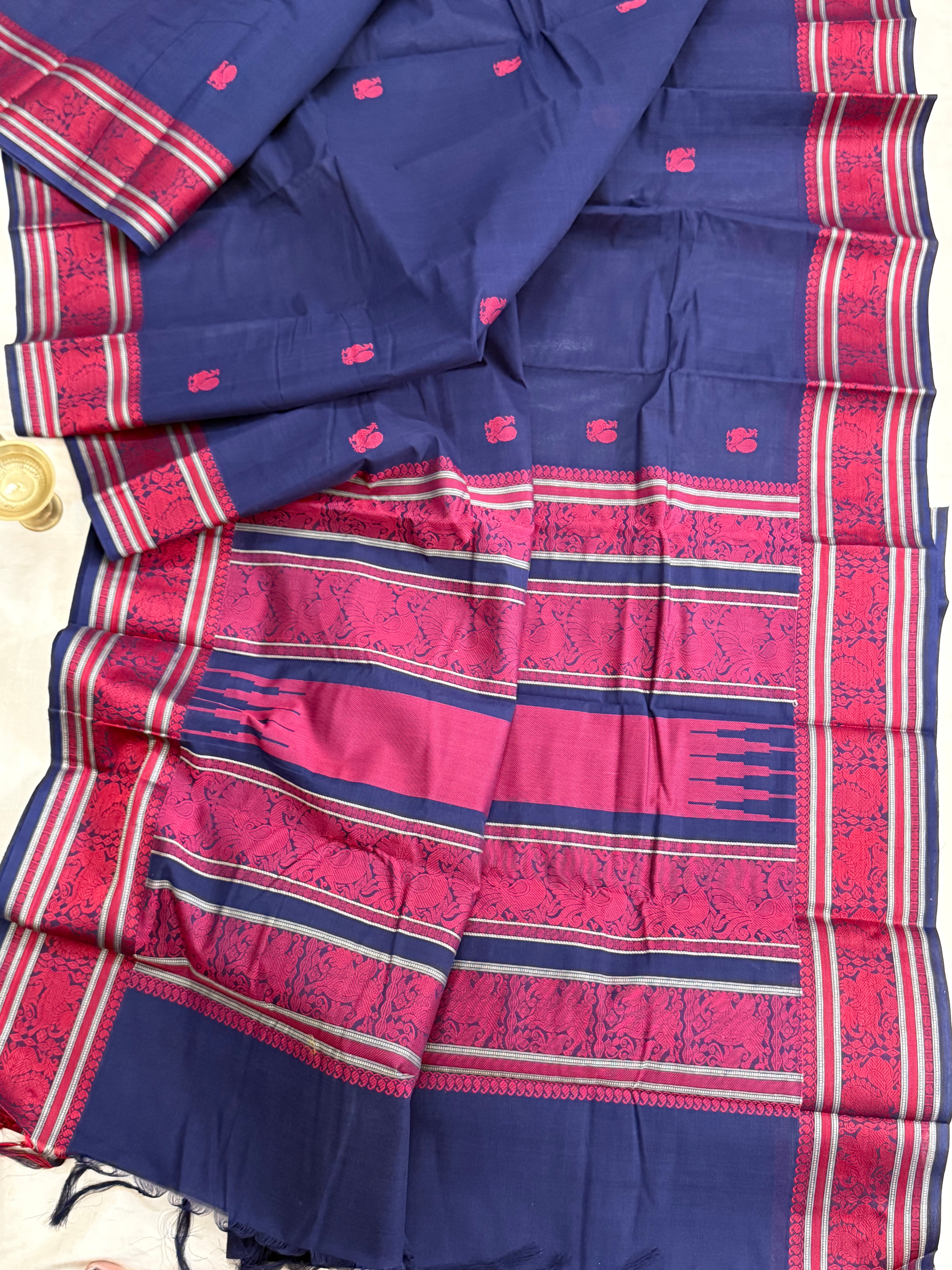 Dark blue and red / Kanchi Cotton
