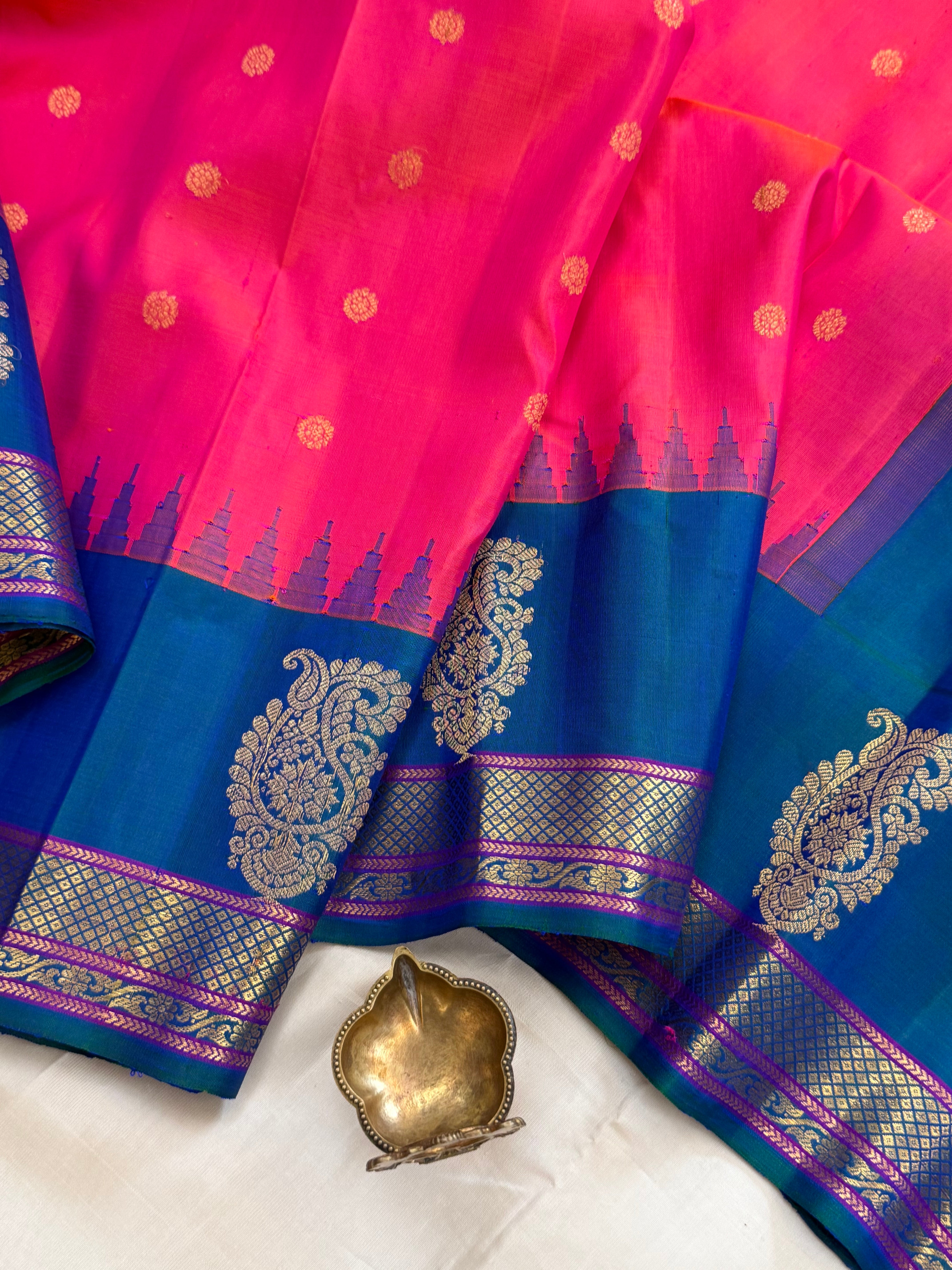 Kanakambaram body Butta mayilkazhuthu border Butta / Gadwal silk CLSA11308