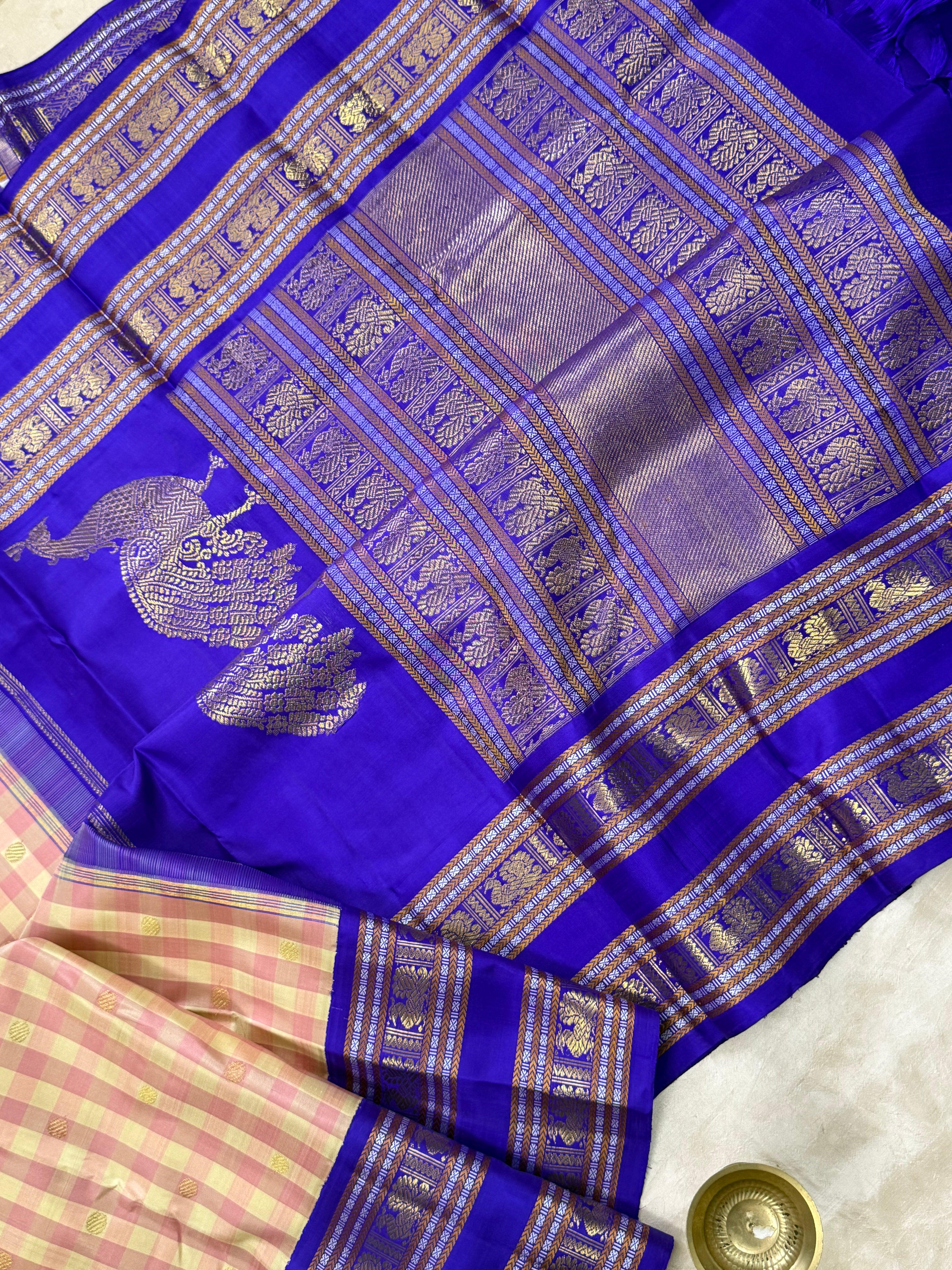 Master weaver - vintage kattam and rettapet border peacock pallu / Kanjipuram Silk