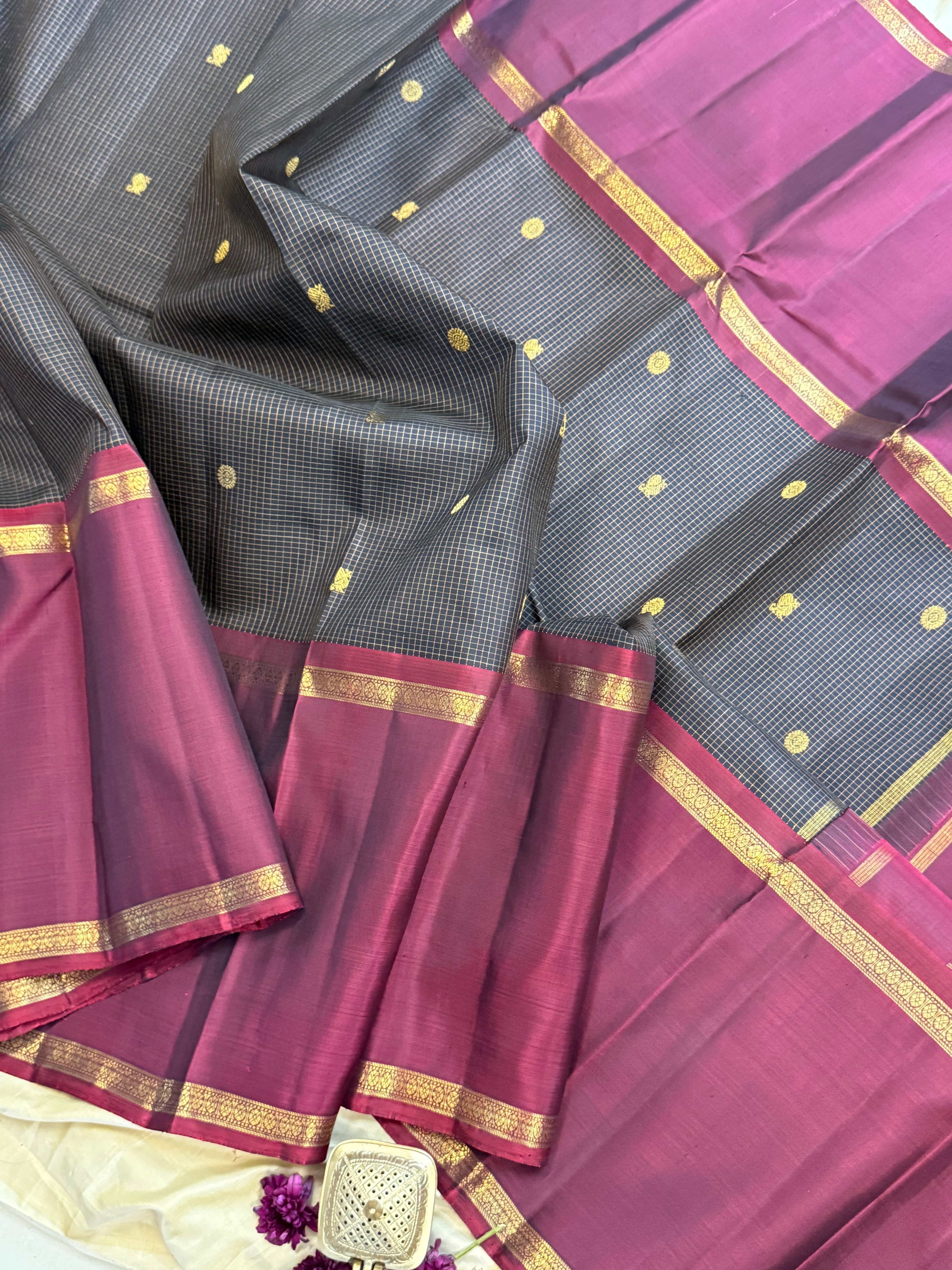 Black Zari moobagam  / Kanjipuram silk