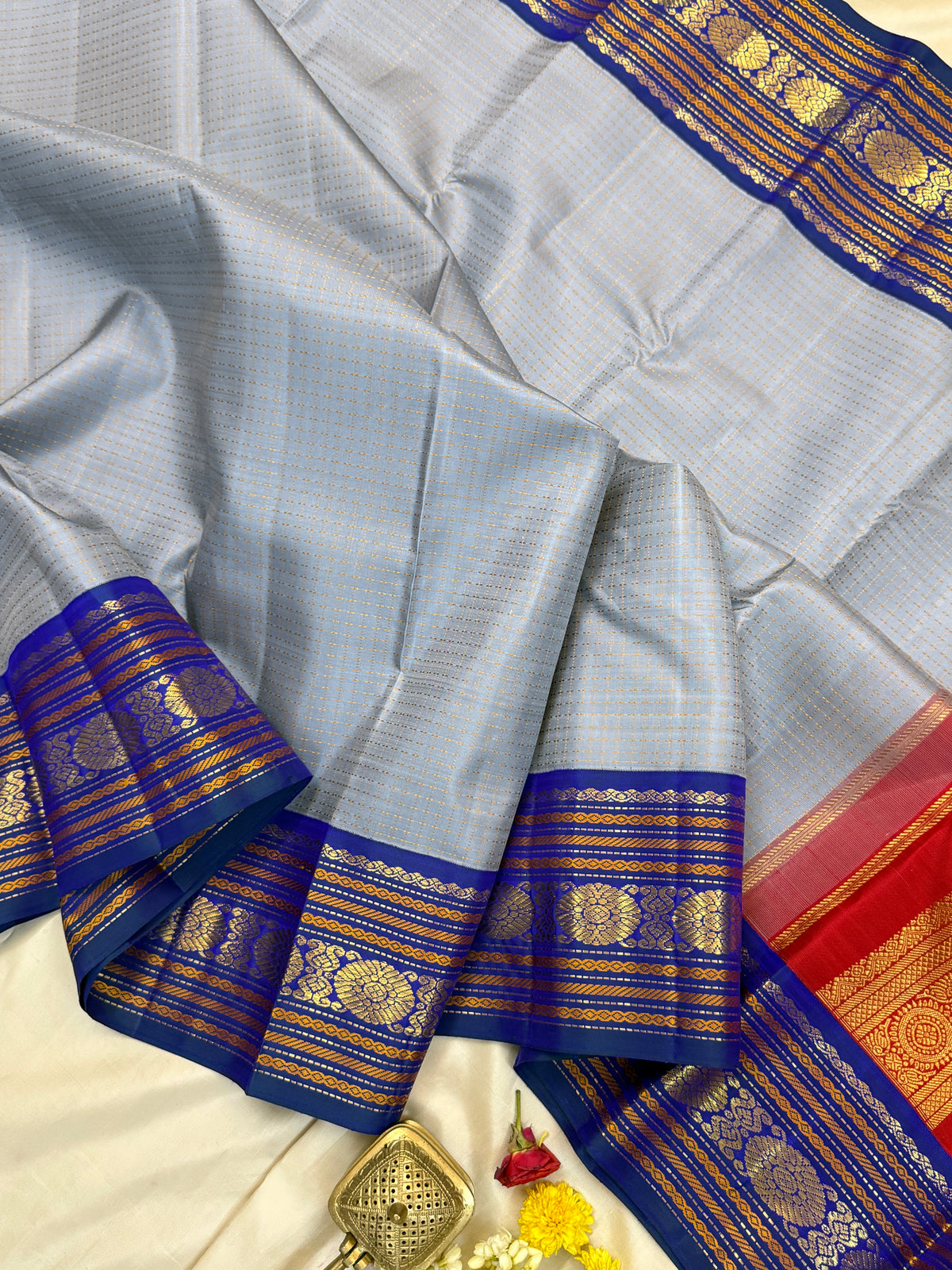 Master weaver- grey thread plus butta kai korvai adai woven / kanjipuram silk