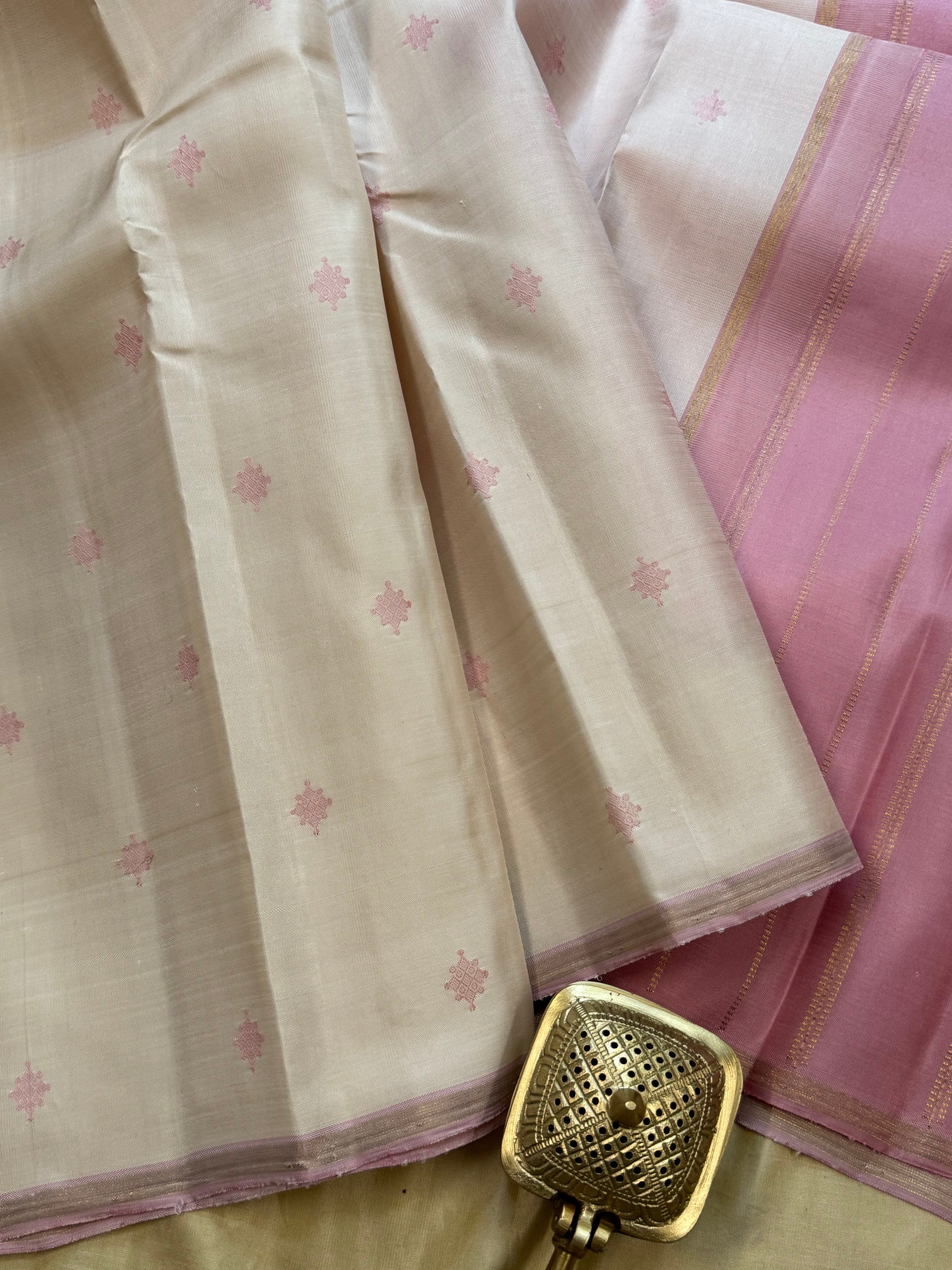 Cream thread Butta  / kanjipuram silk