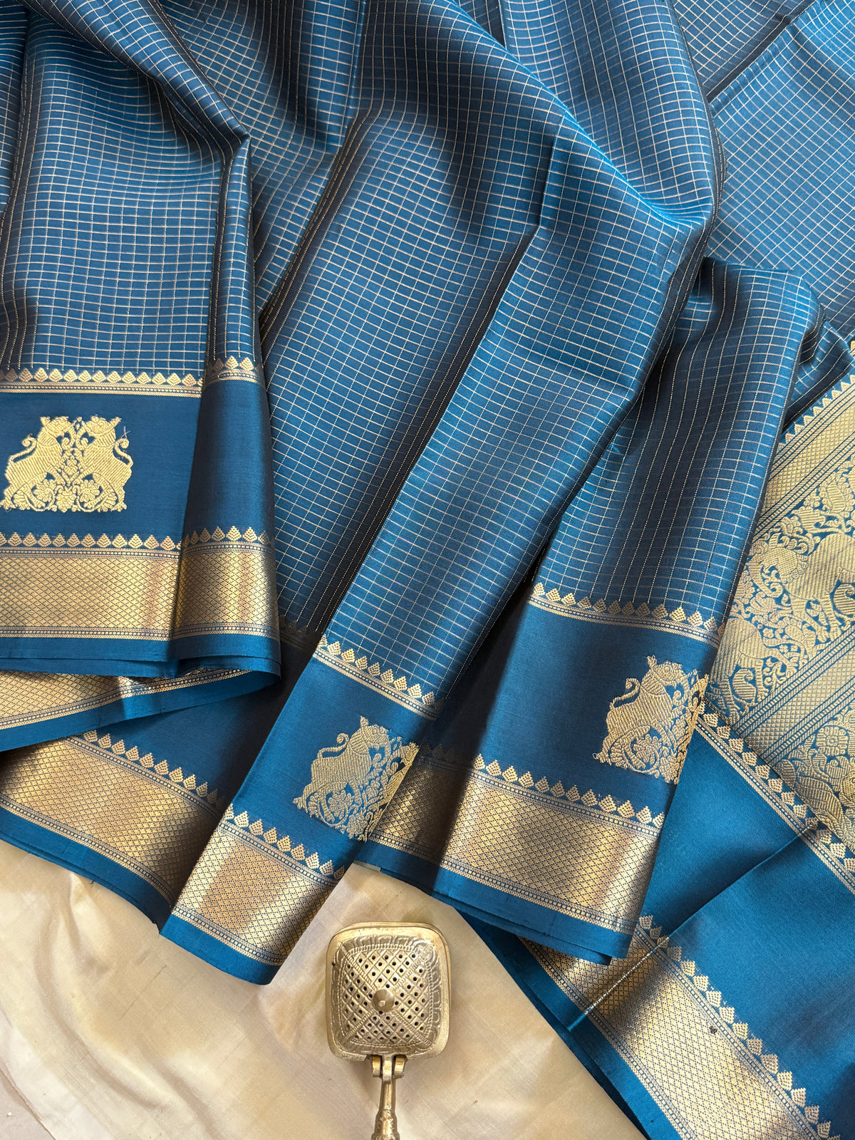 Special edition- mayilkazhuthu colour with Zari kattam silk saree/clsa 12561