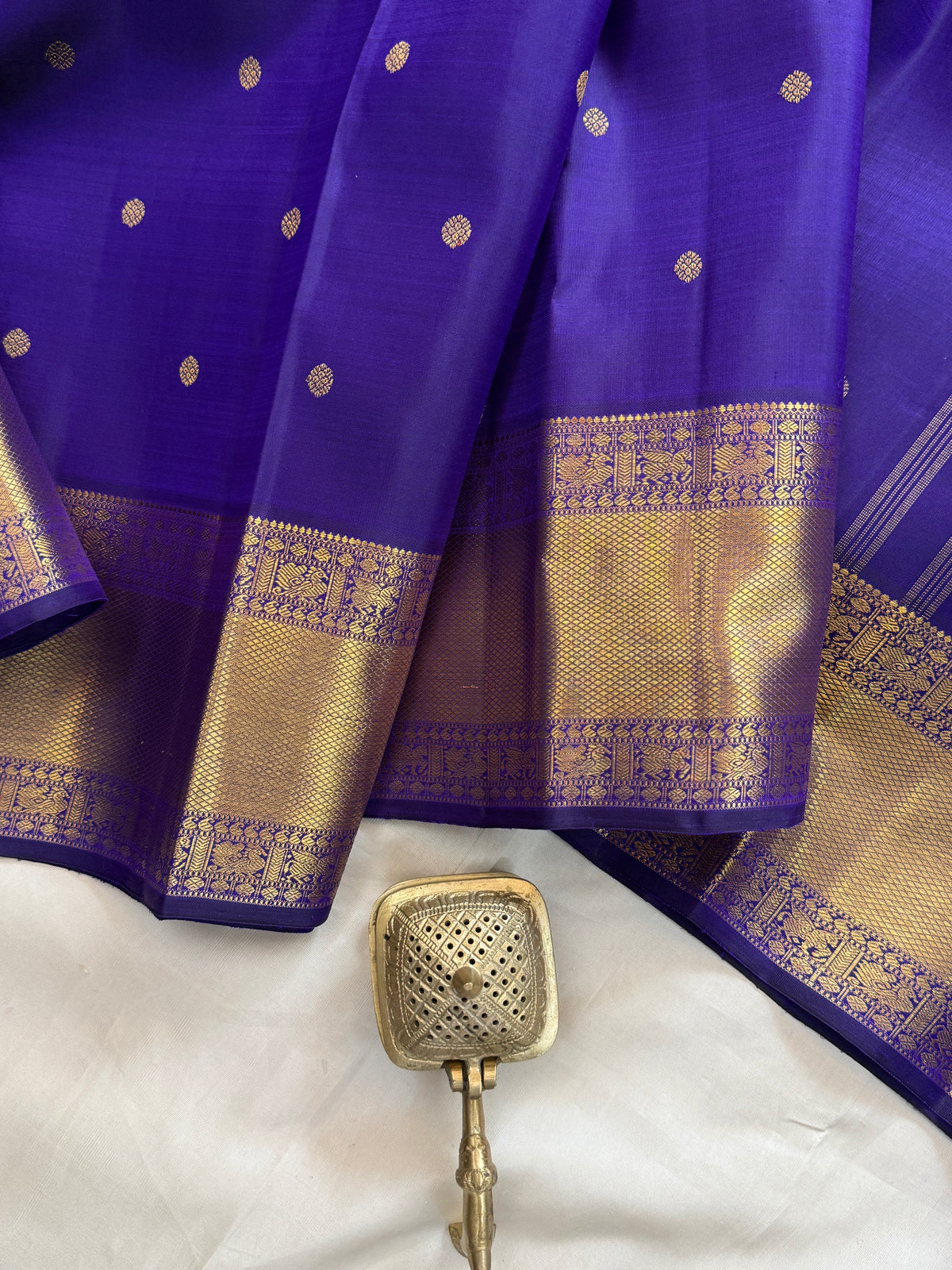 Brinjal Blue - Day 3 Navarthri colour pure Zari Kanjipuram silk / getti border and small Butta clsa 11613