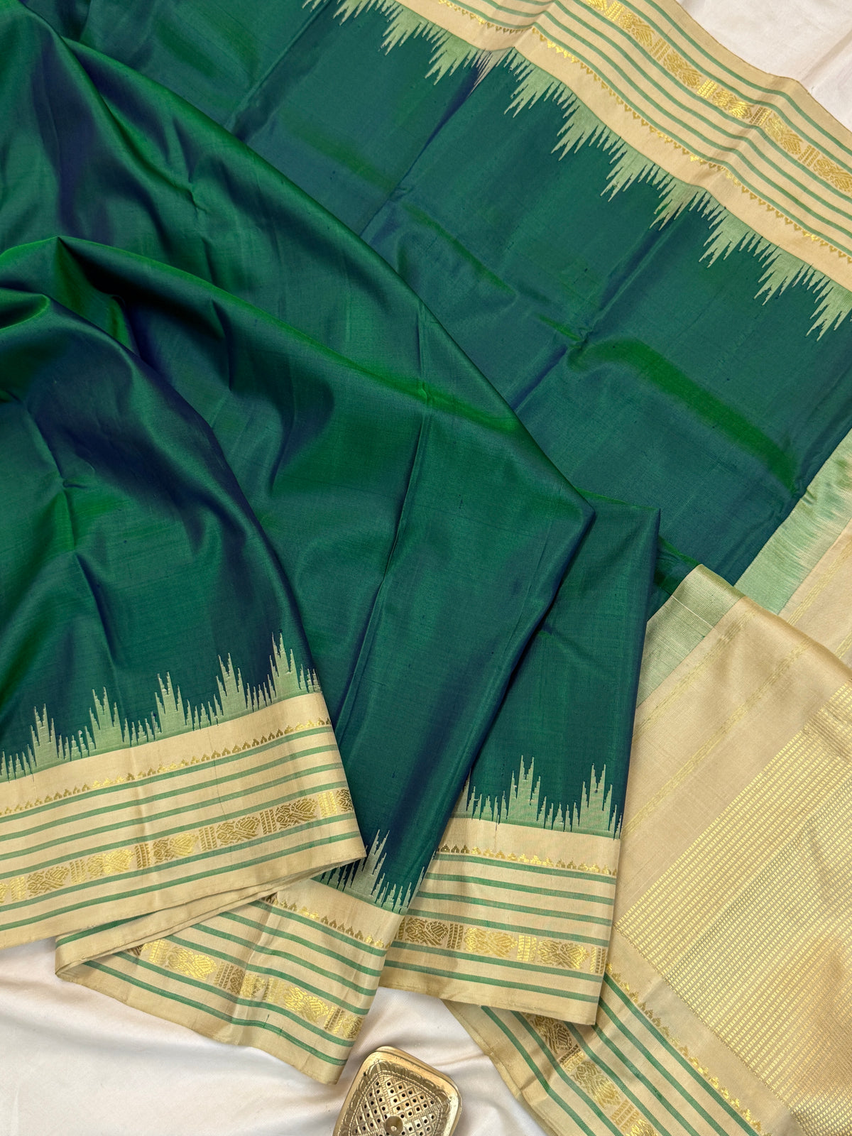 Gadwal silk Mayilkazhuthu temple Korvai clsa 7346