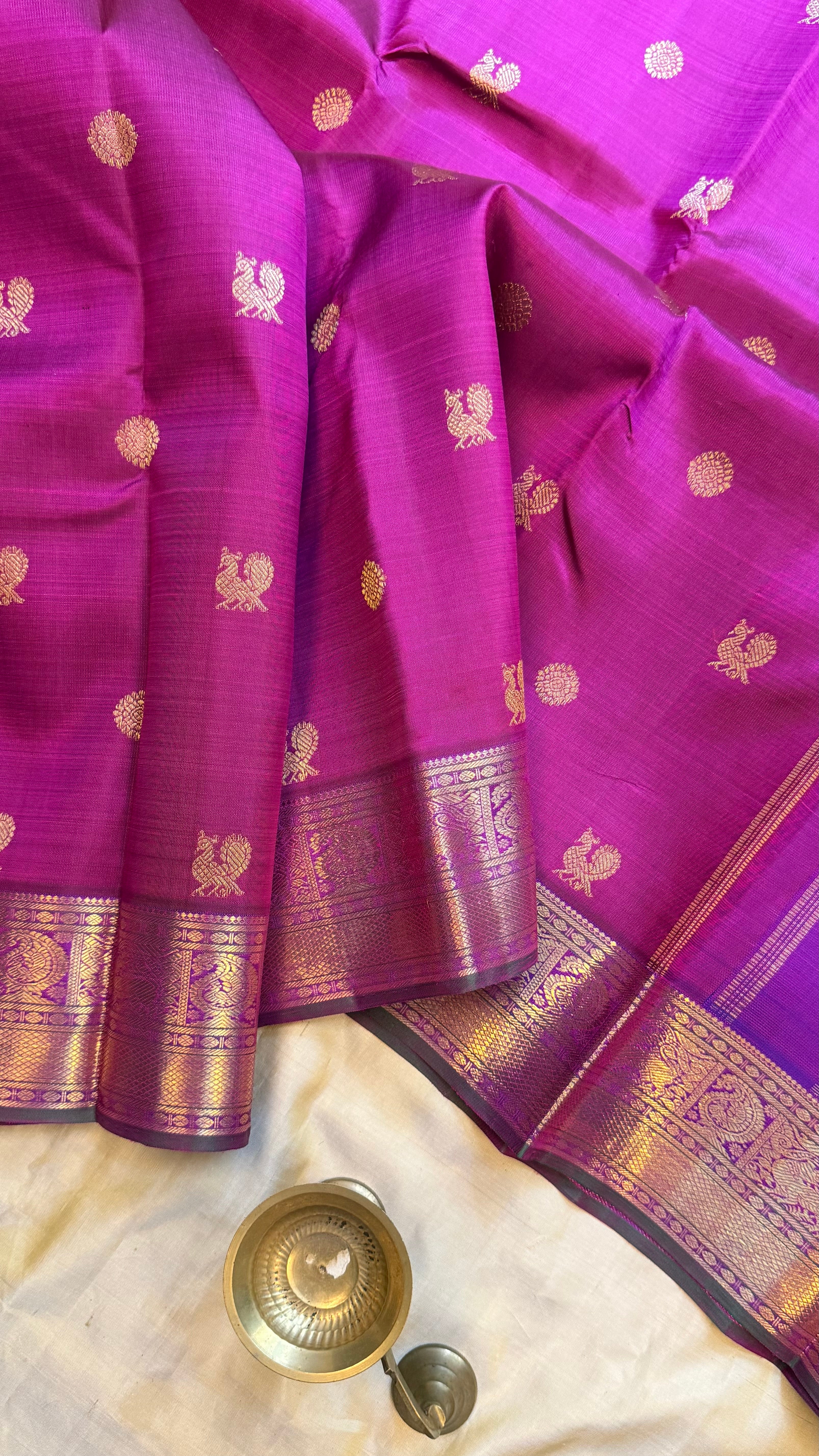 Navalpazha colour yazhli pet / Kanjipuram silk