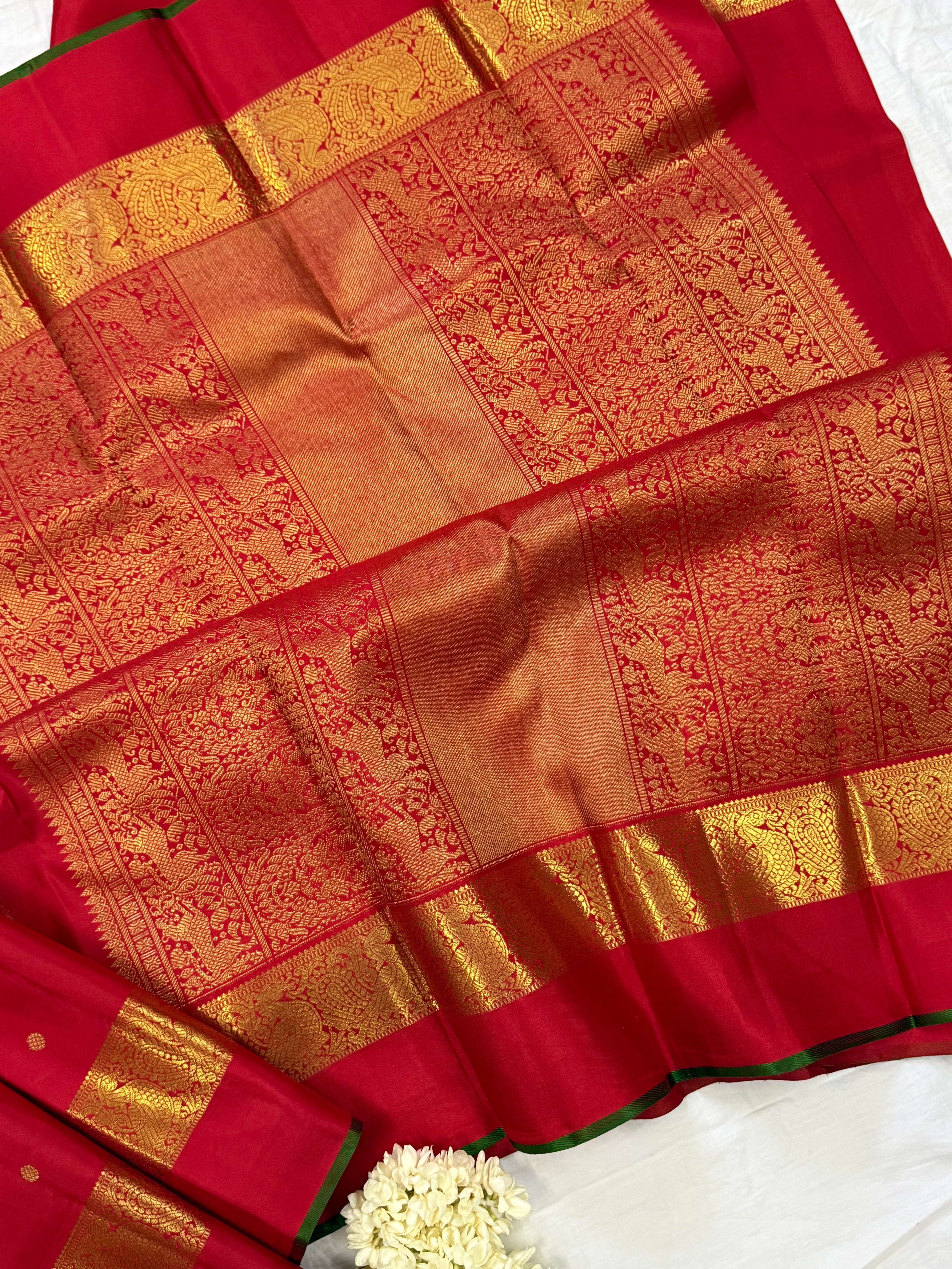 Red kaal erangina border/ Kanjipuram silk