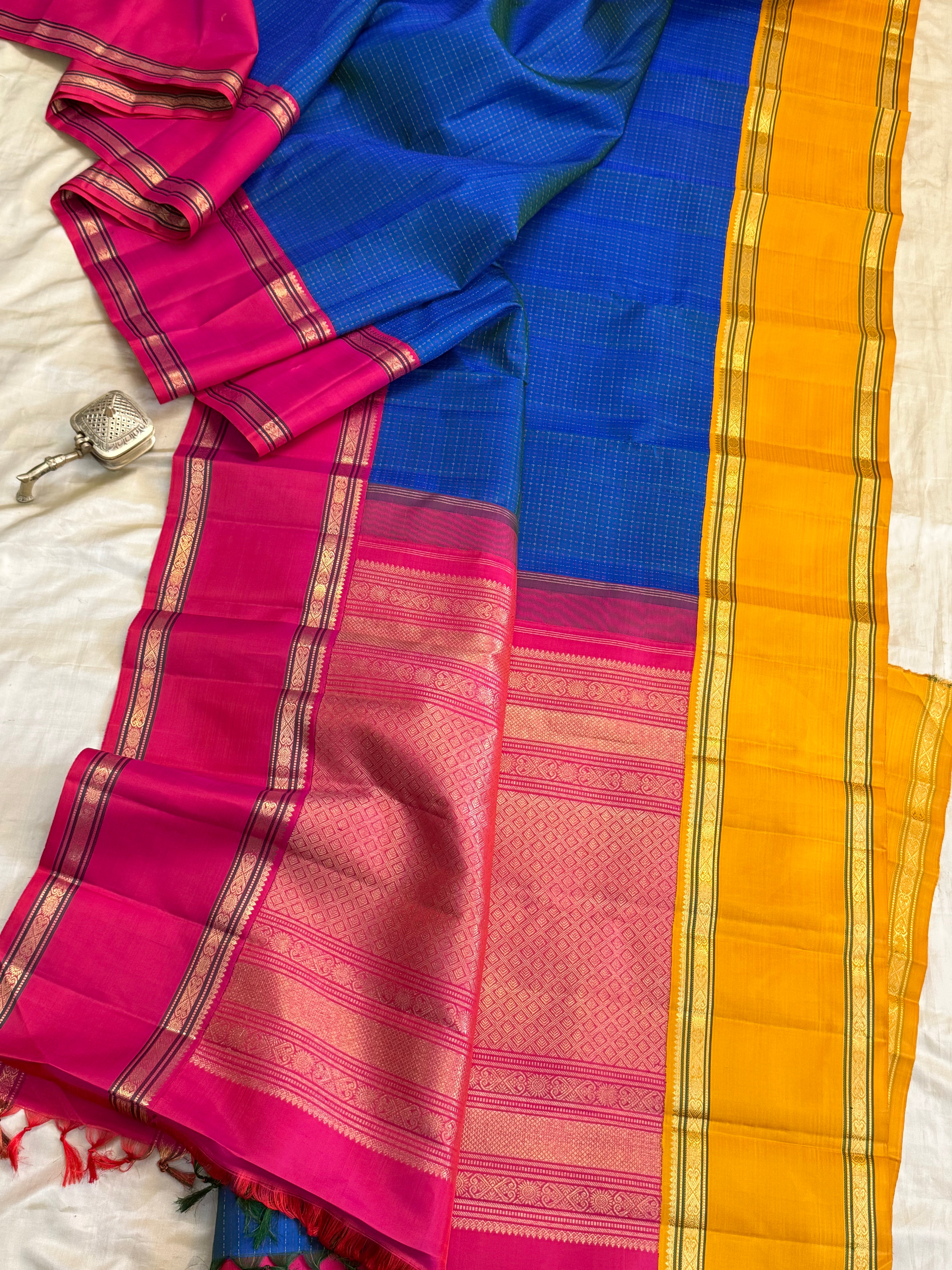 Vintage Mayilkazhuthu body  plus Butta with Ganga Jamuna border CLSA10531