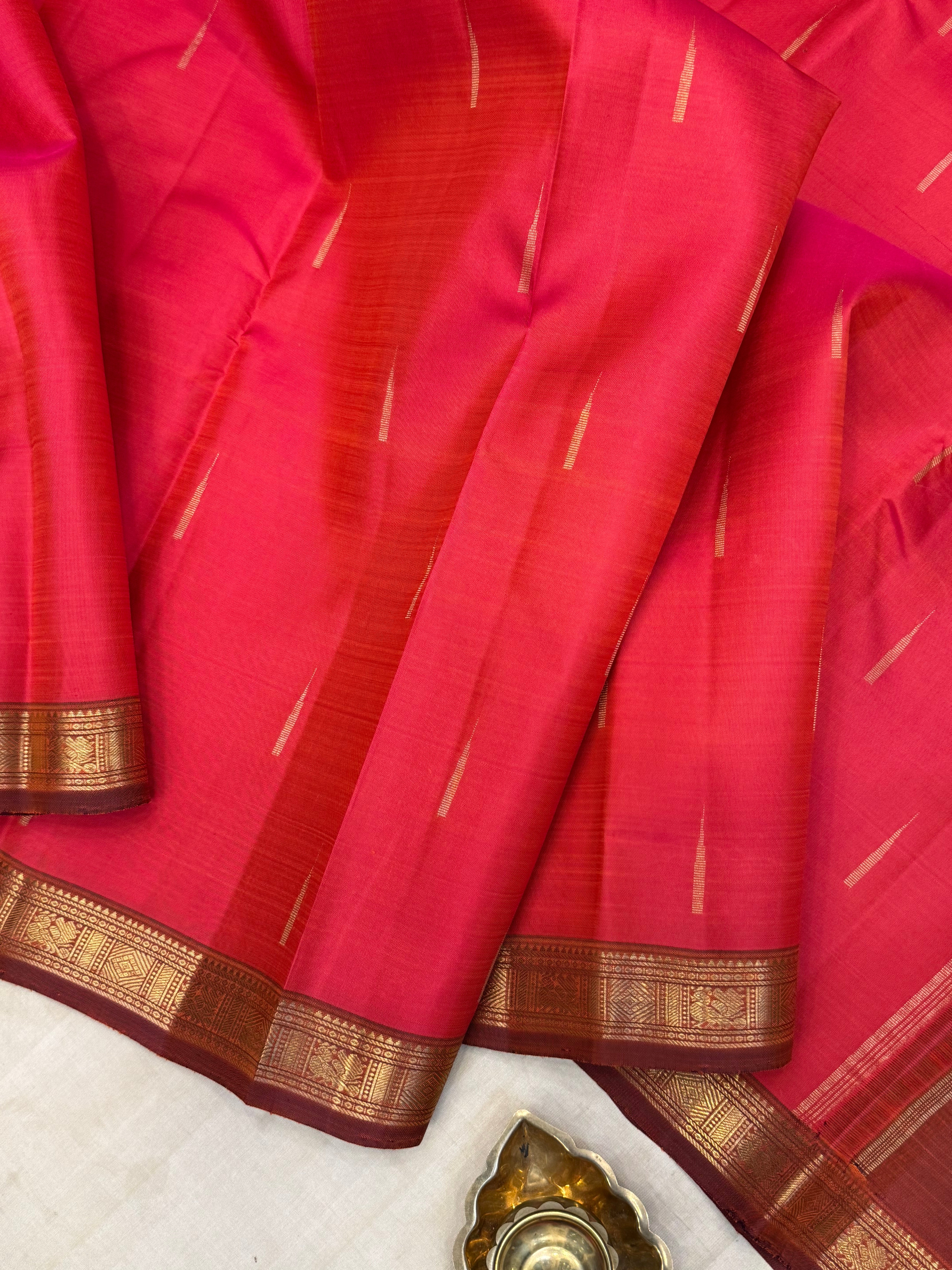 Kalyani : kanagambaram small pet / kanjipuram silk