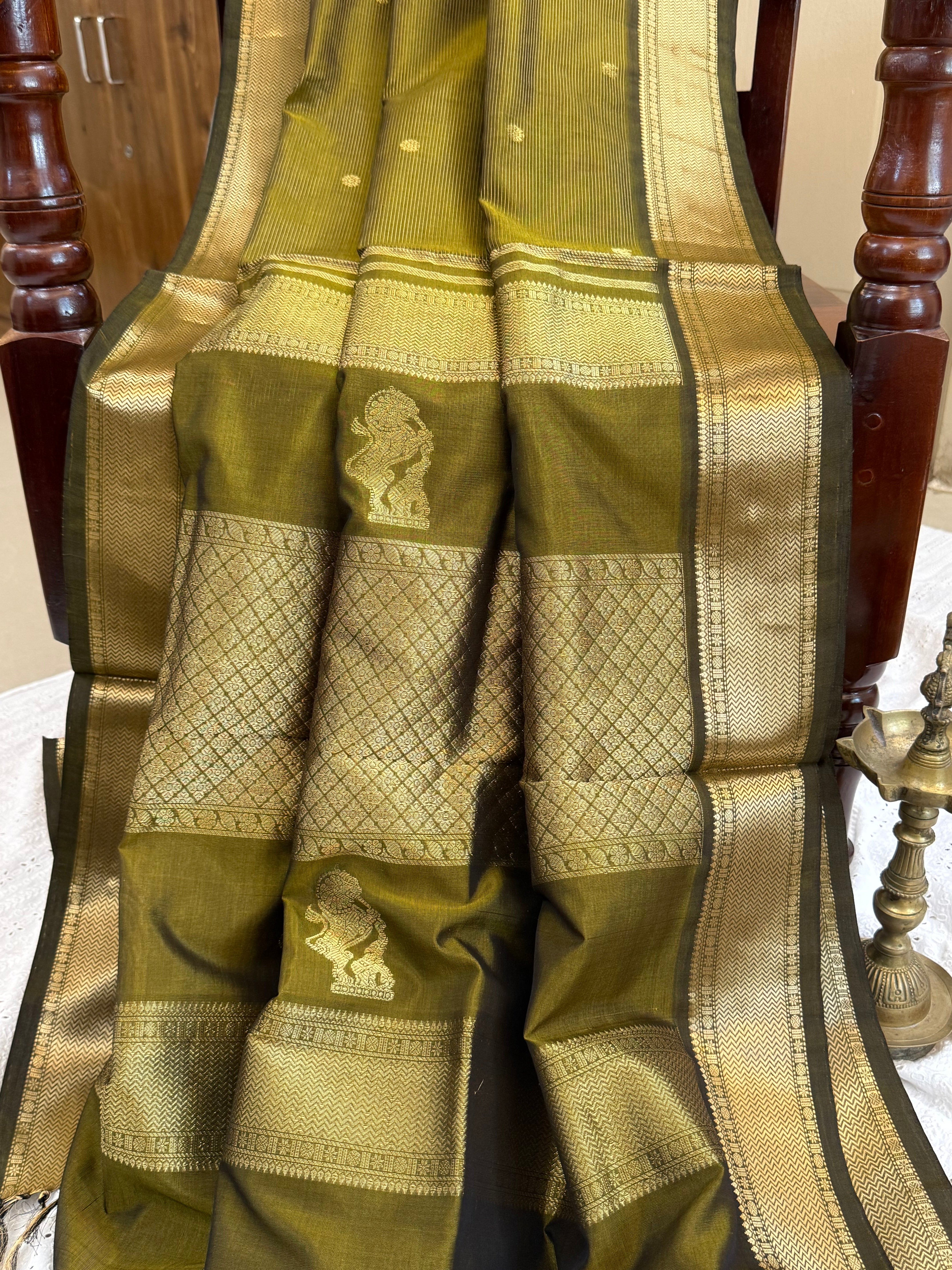 Deep olive green yazhi bettu butta/ Premium Silk Cotton CL9613