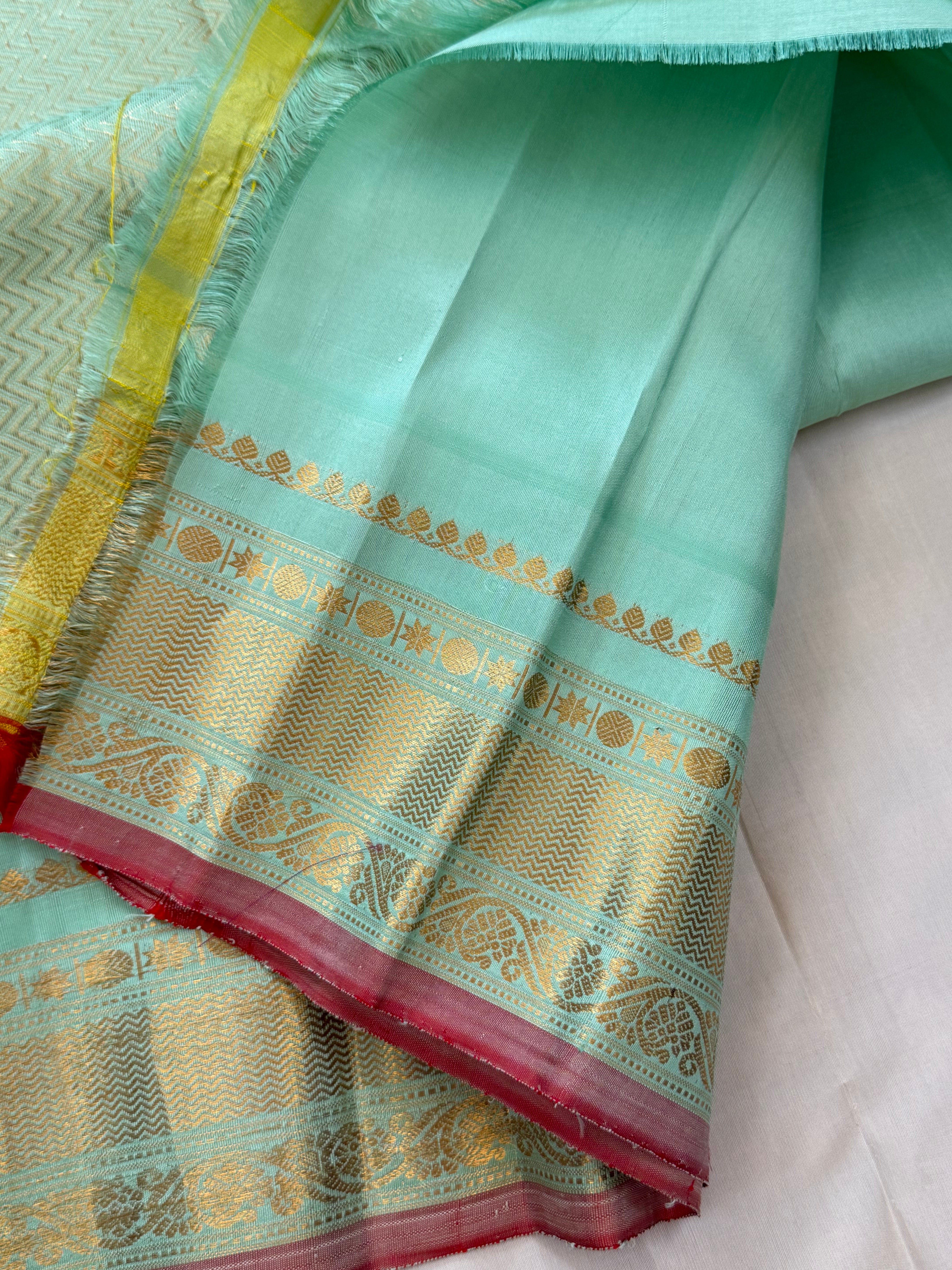 Double tone pink with pastel green border/ Gadwal silk CLSA11307