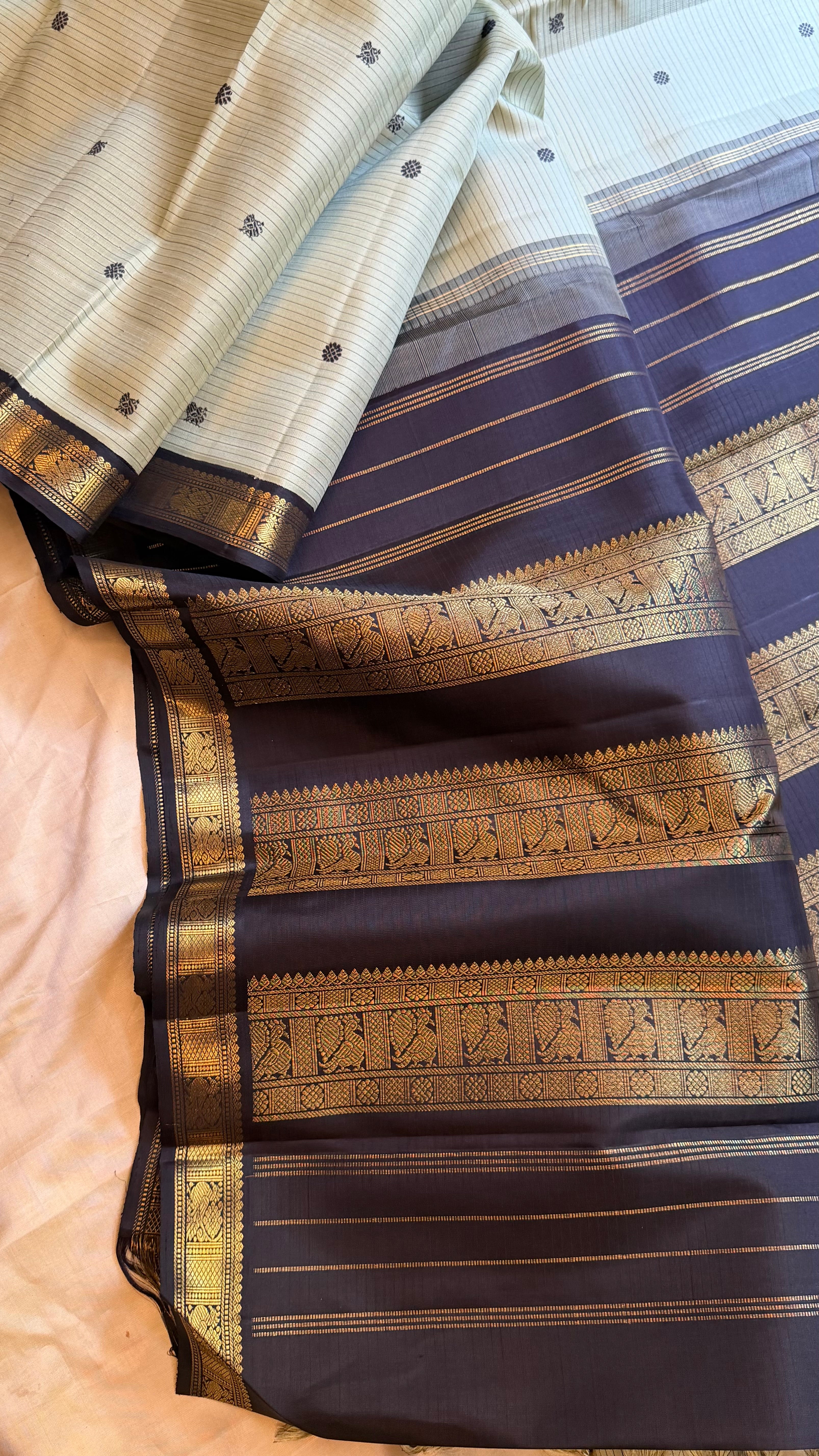 Moha : Elakai green thread Oosi  Korvai /Kanjipuram silk