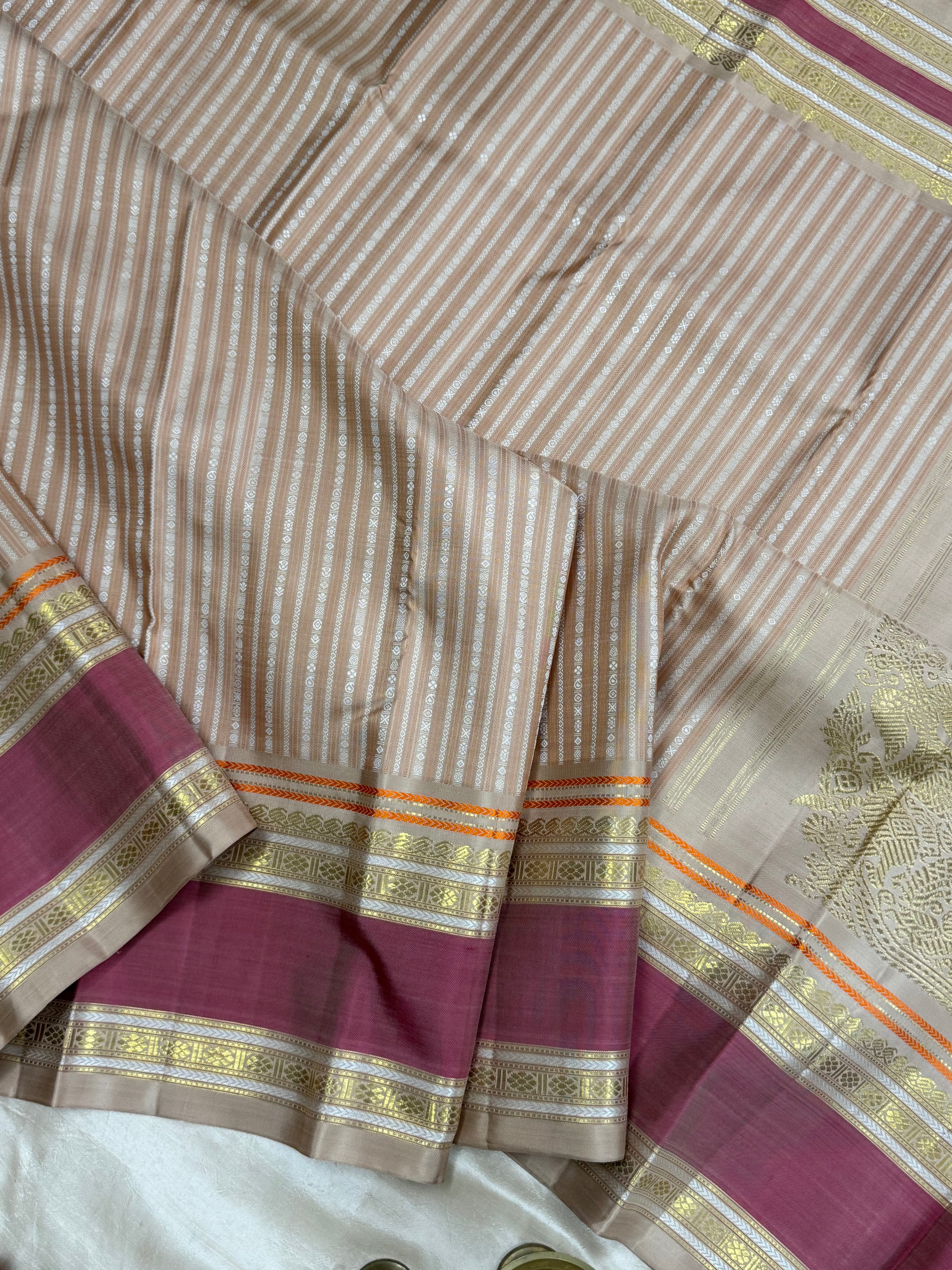 Master weaver - Special veldhari and corner pallu butta / Kanjipuram Silk