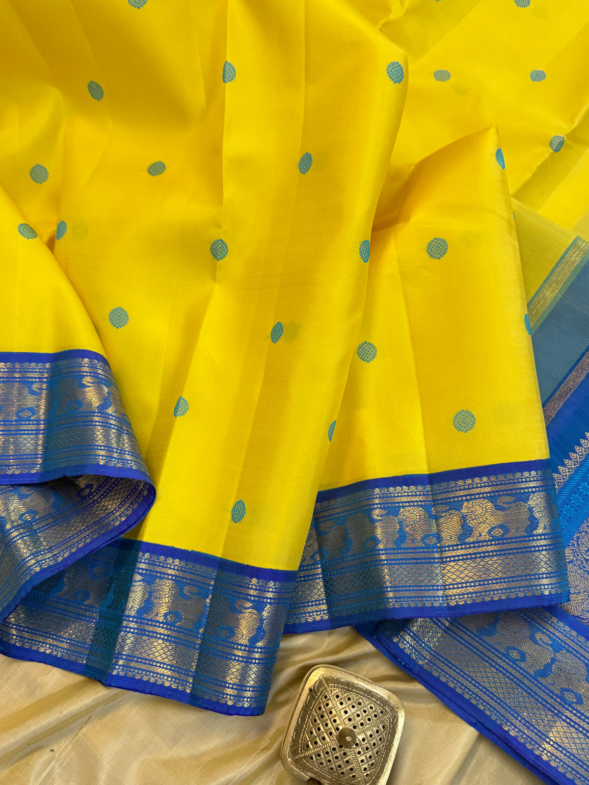 Lime yellow  Kai Korvai / pure Kanjipuram silk