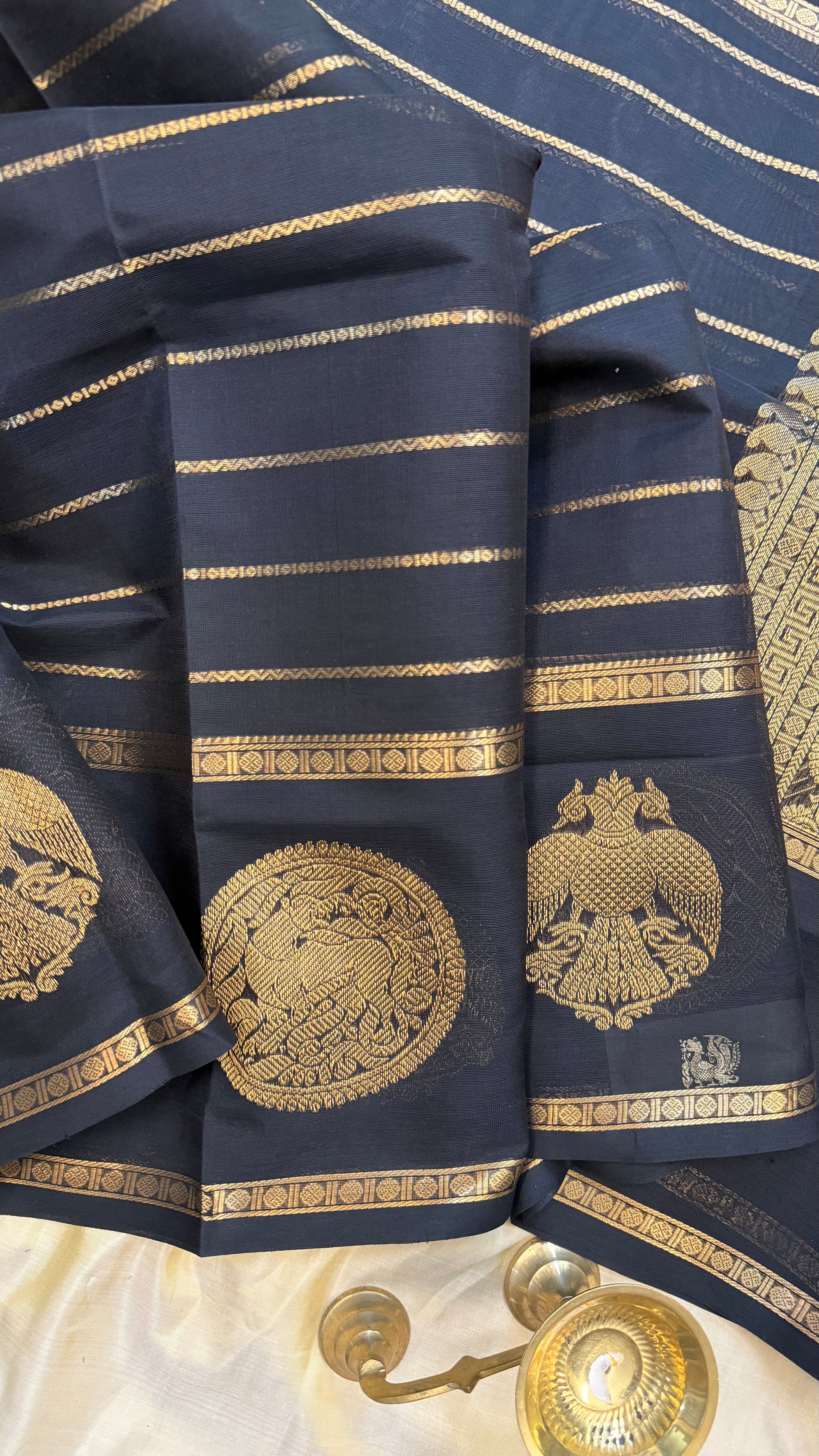 Black veldhari border butta/ Silk Cotton