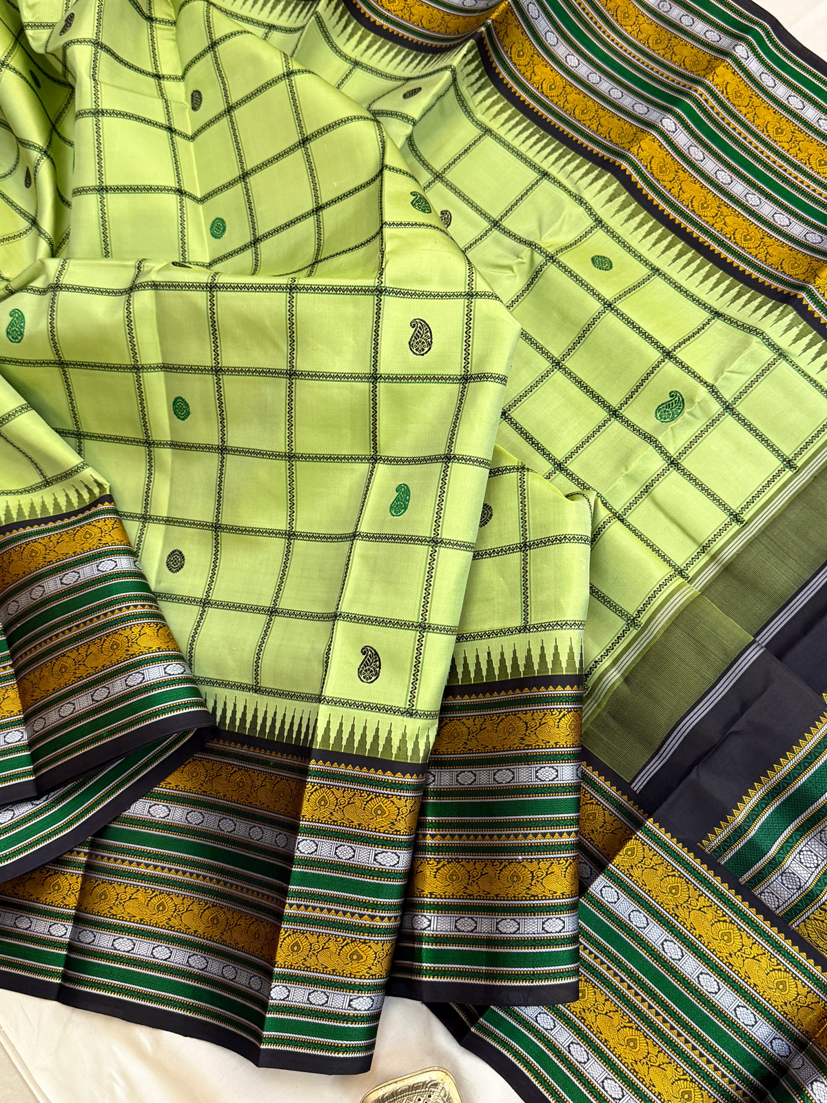Special edition chartreuse green with thread Kattam butta silk saree/clsa 12439