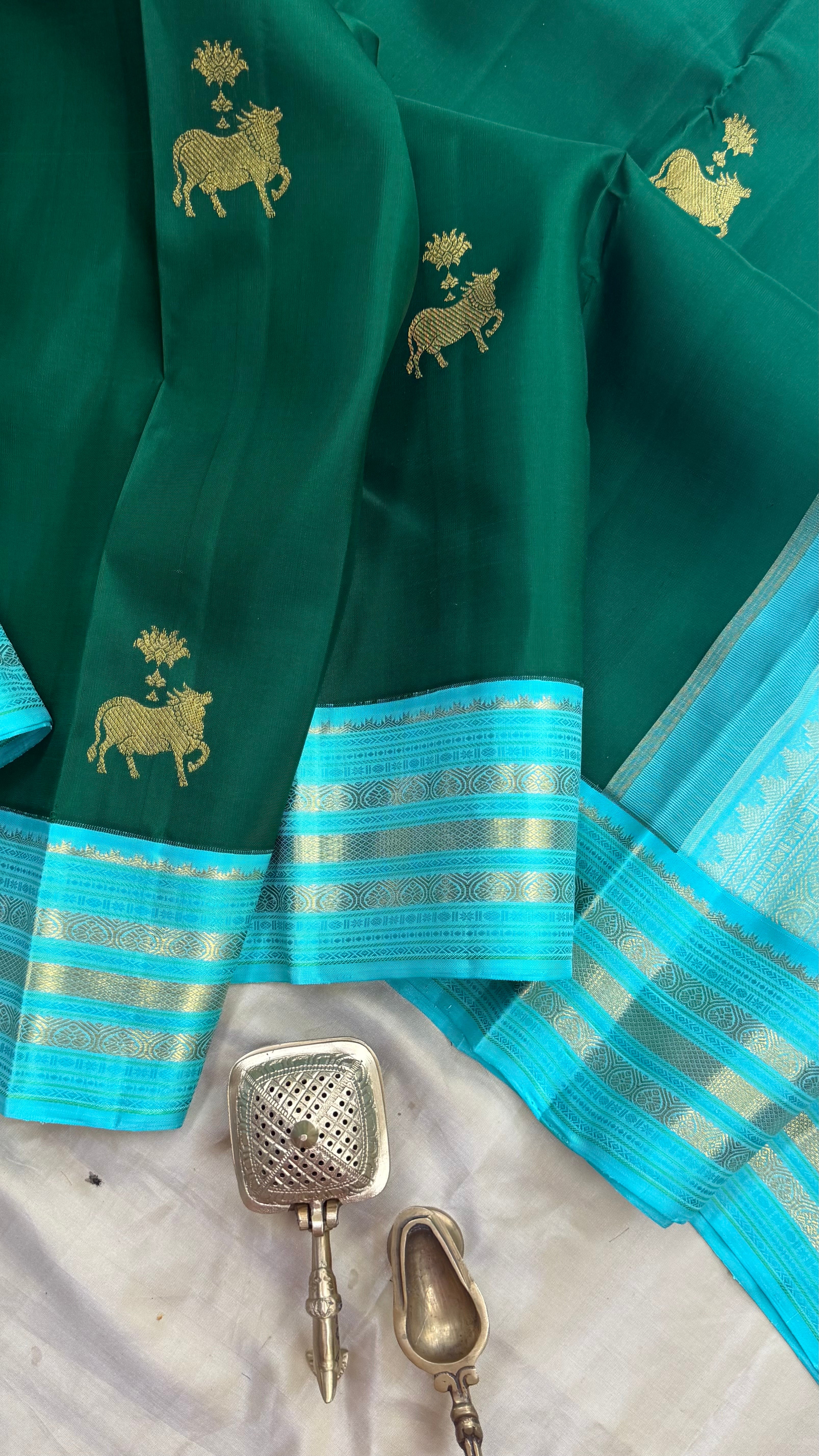Amoha : Green with turquoise blue Korvai   Kanjipuram silk 9088CL