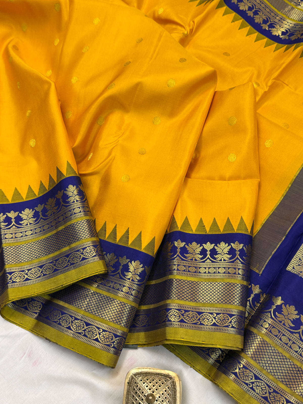 Gadwal silk yellow Korvai temple clsa 9309