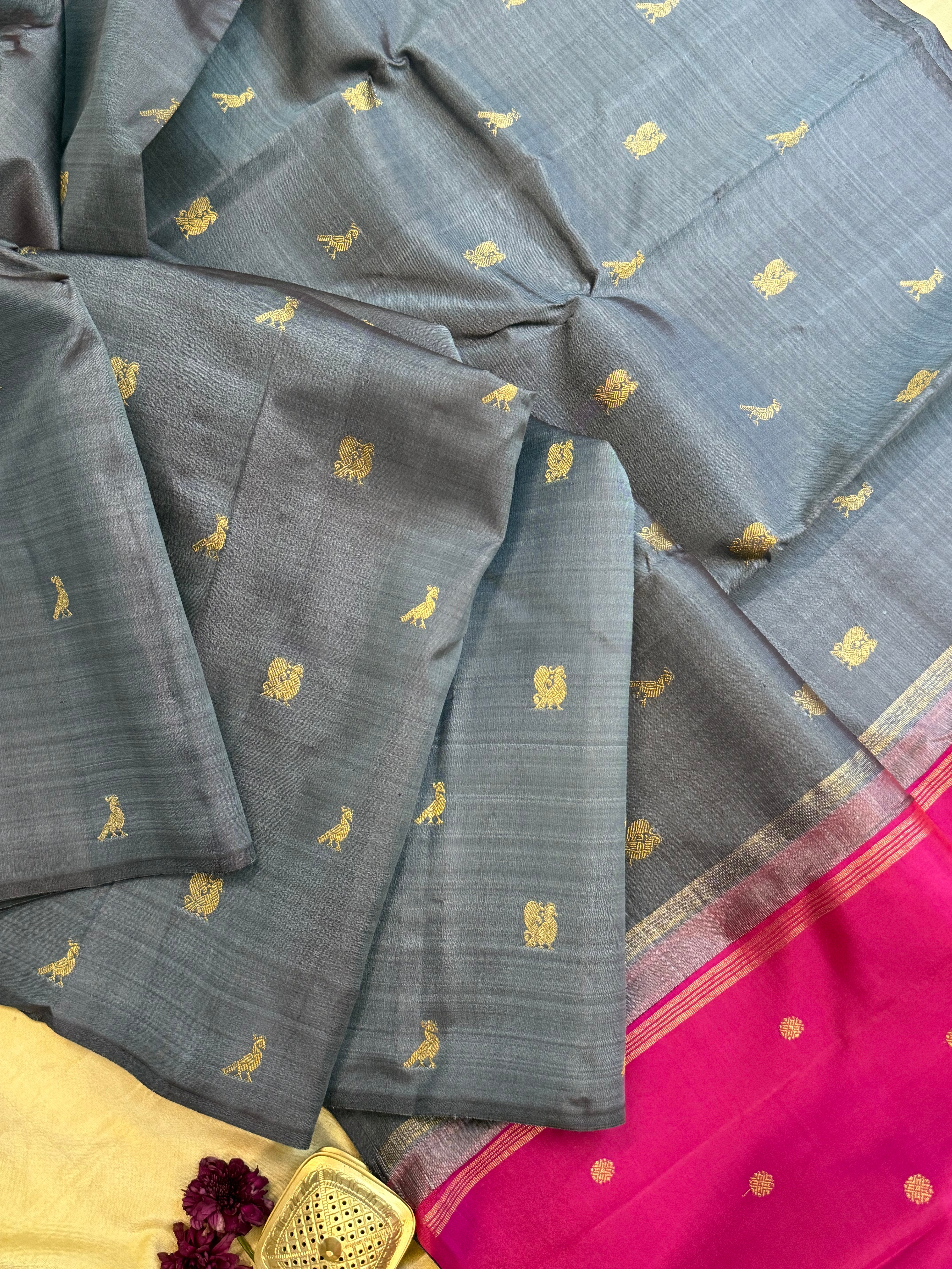 Grey Kili and Annam double palla   / Kanjipuram silk