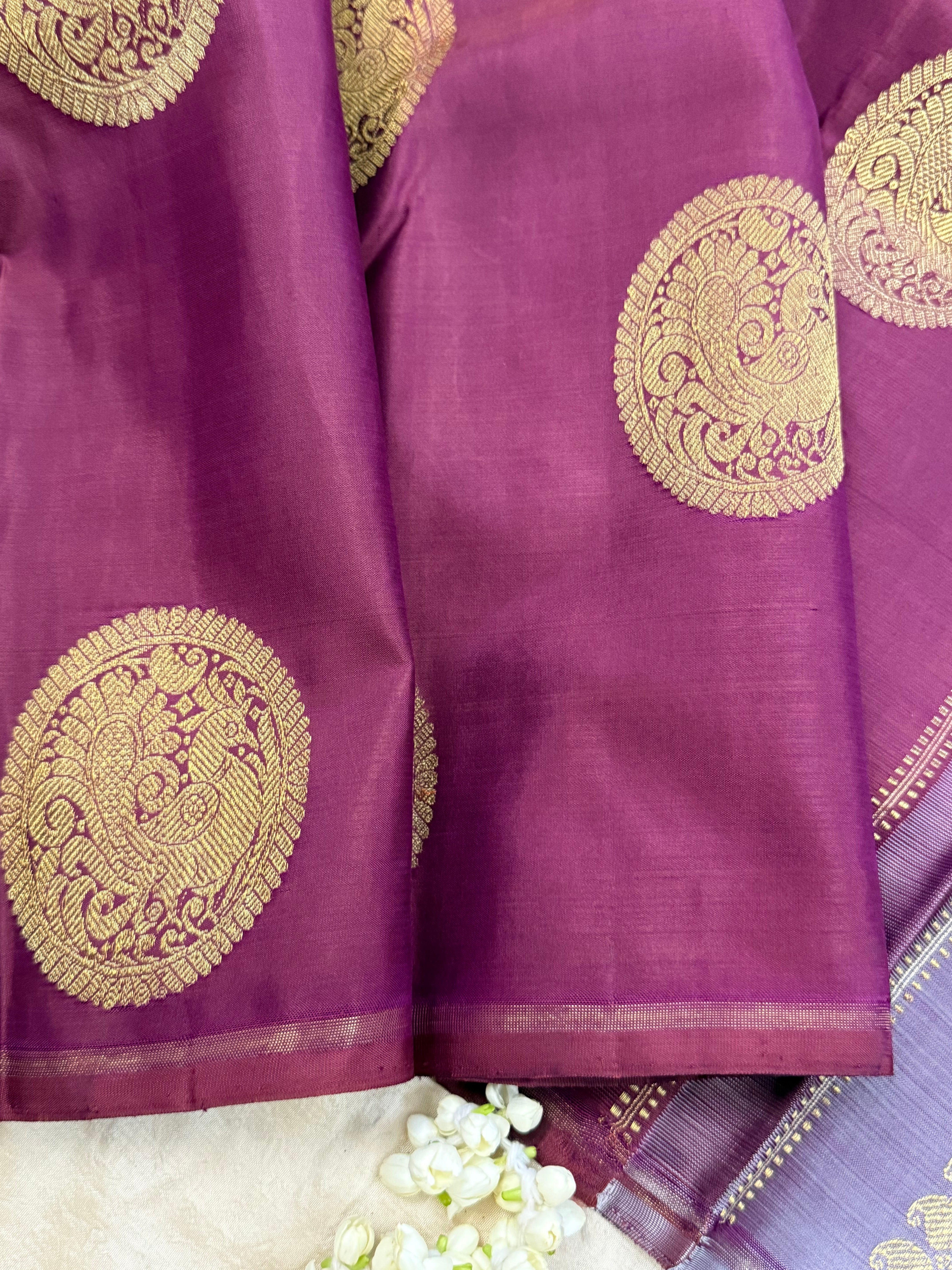 Deep paaku big annam round butta / Kanjipuram silk