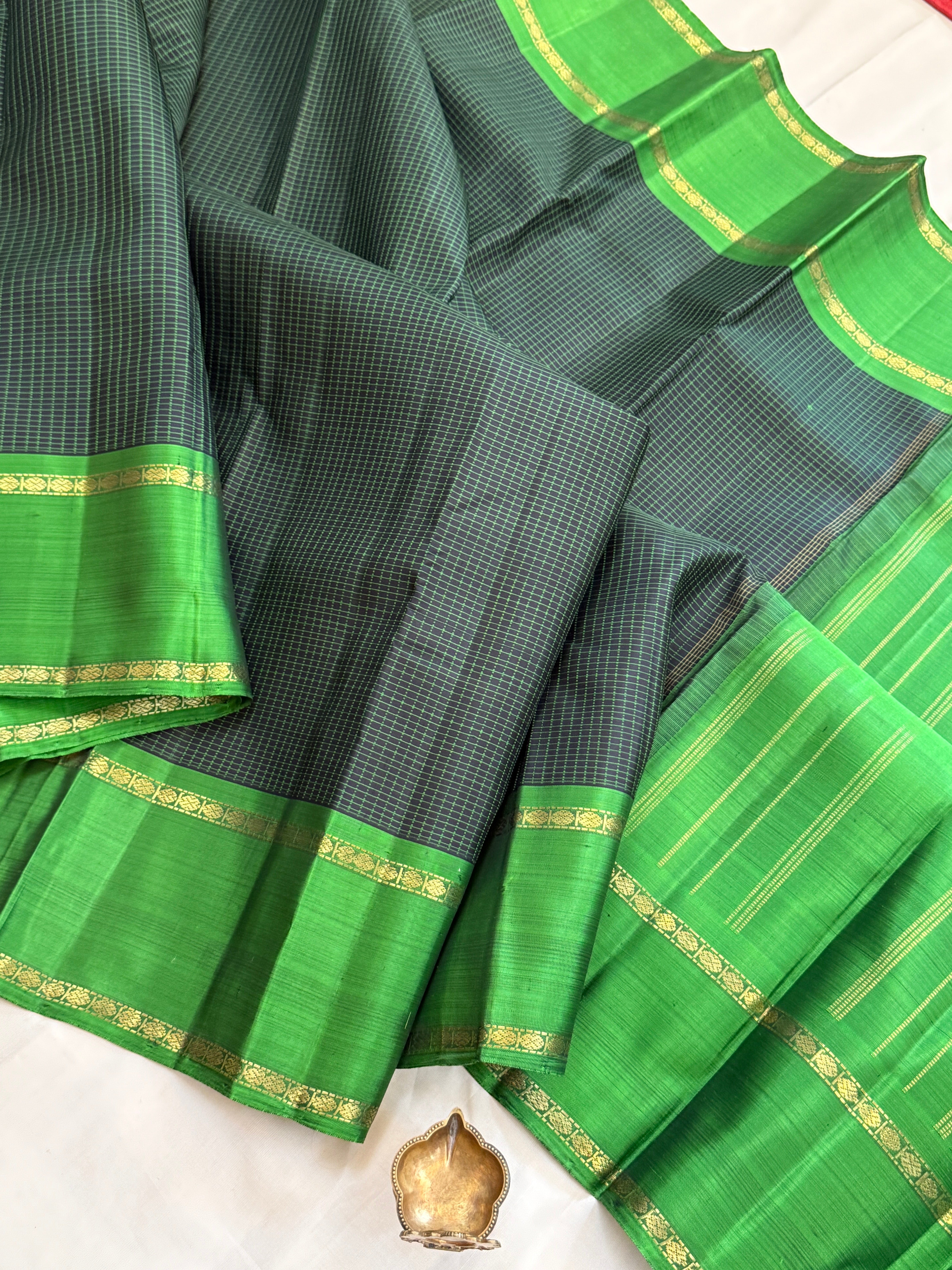 Dark green body checks with Retta pet border/ kanjipuram silk CLSA10711