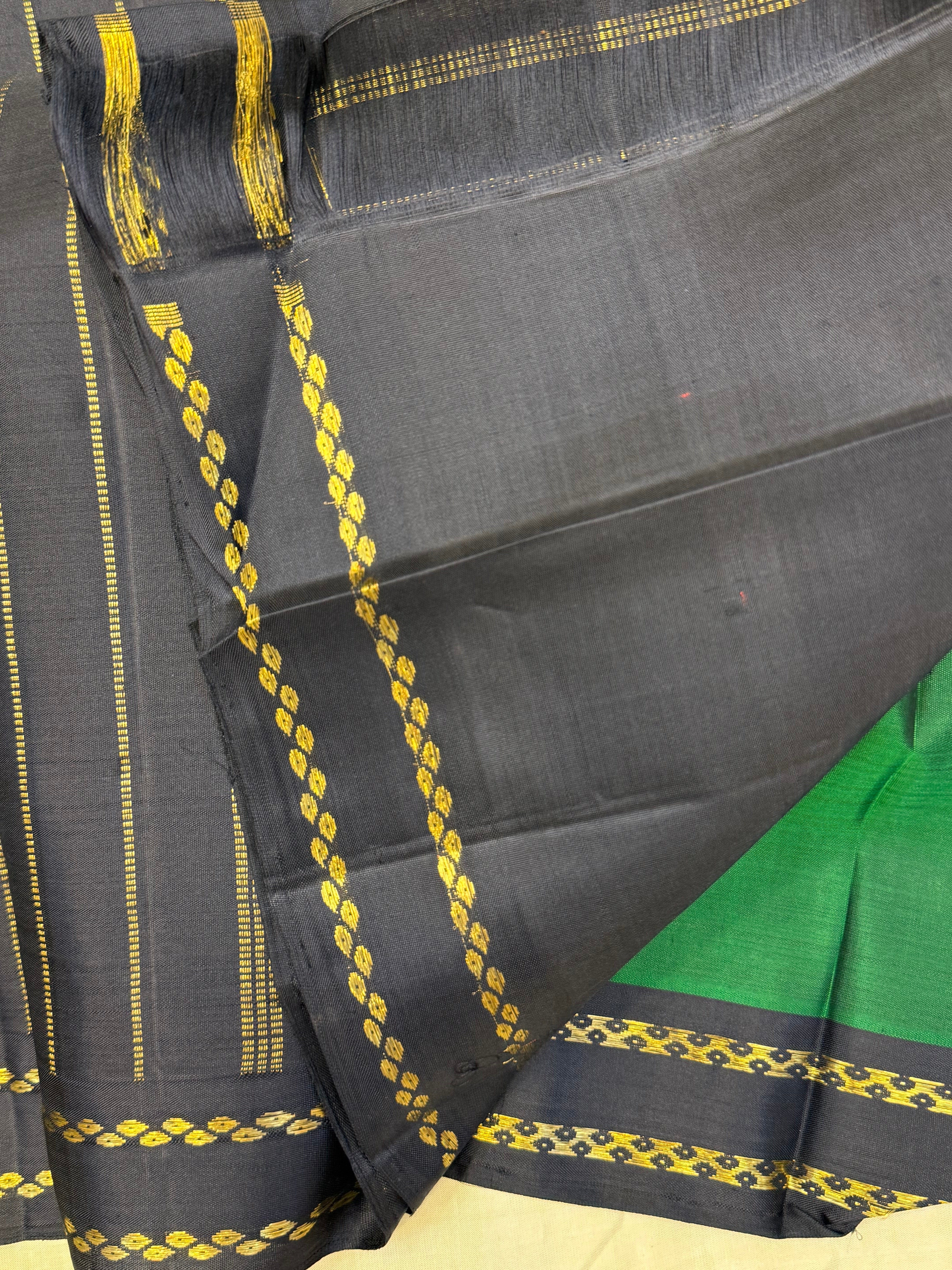 Forest green with black border/ kanjipuram silk saree CLSA