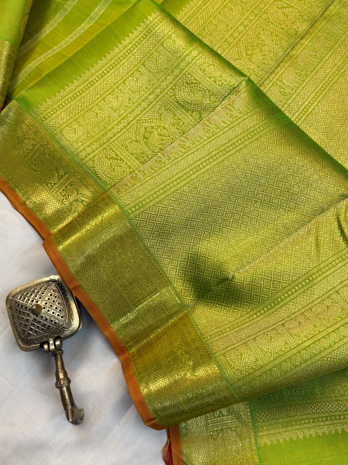 Parrot Green vairaoosi pure Zari / kanjipuram silk saree clsa 2125