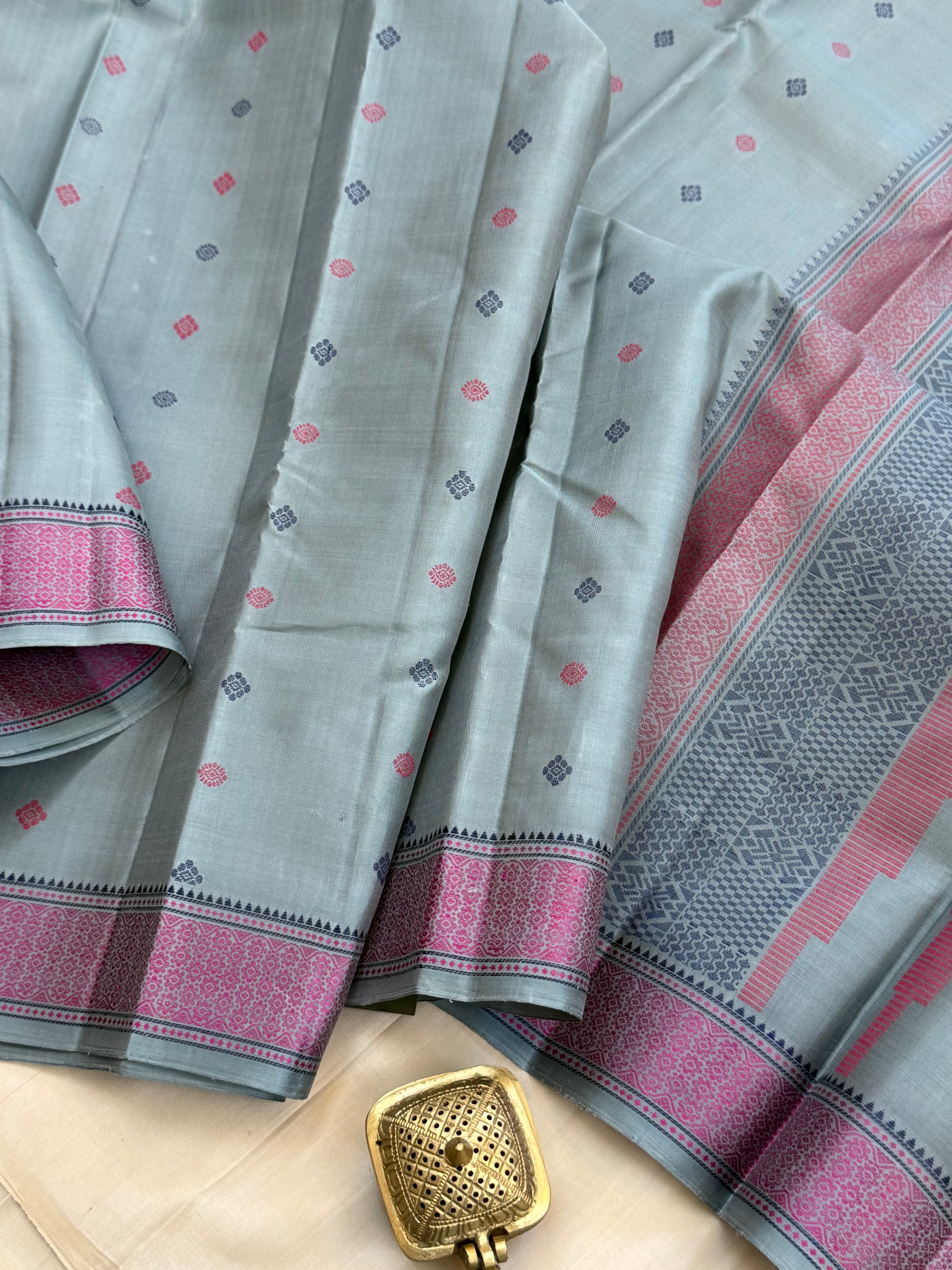 Grey butta / Varnangal Thread work CLSA11252