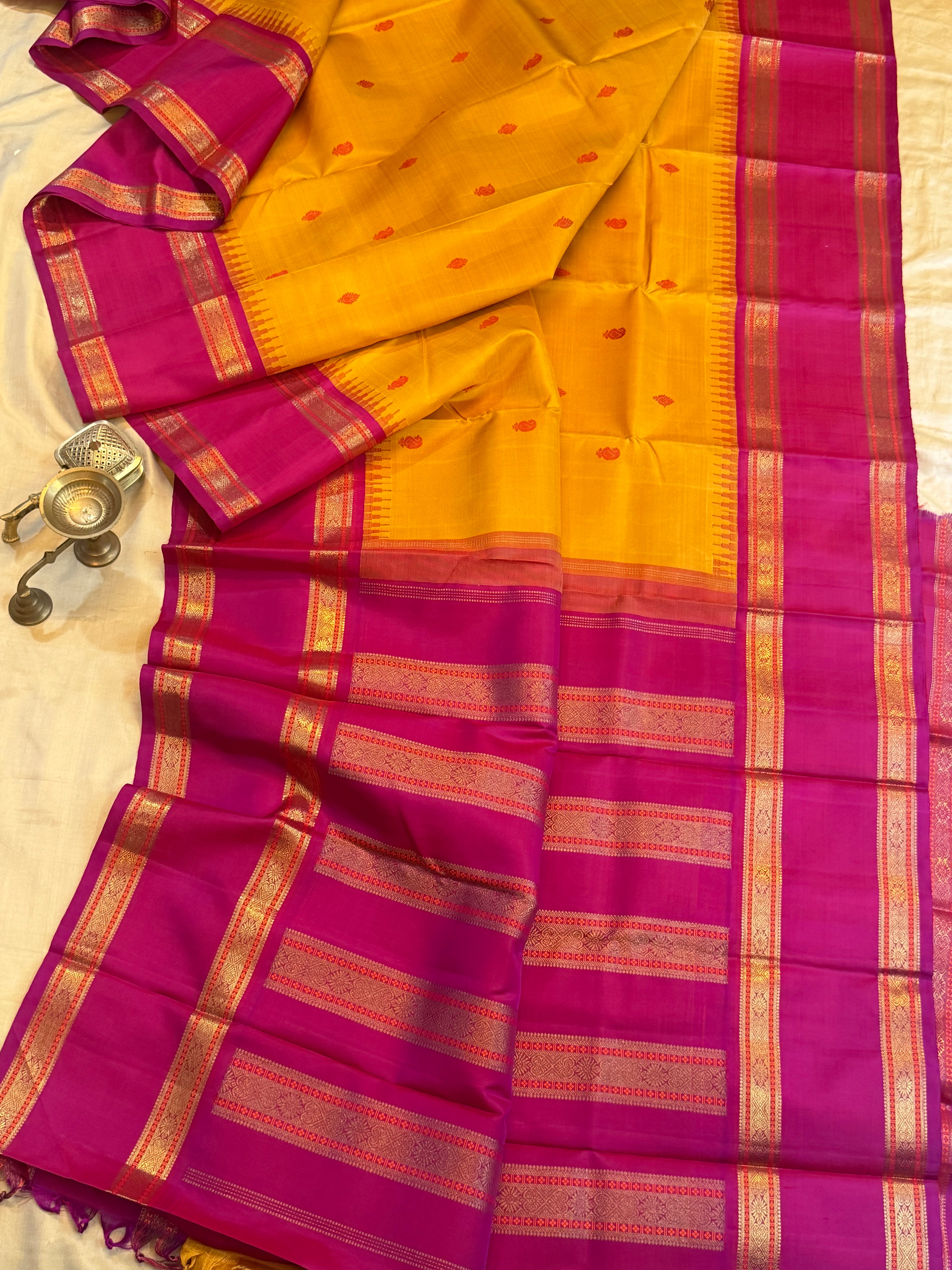 Mustard yellow retta pet Kai Korvai  / Kanjipuram silk