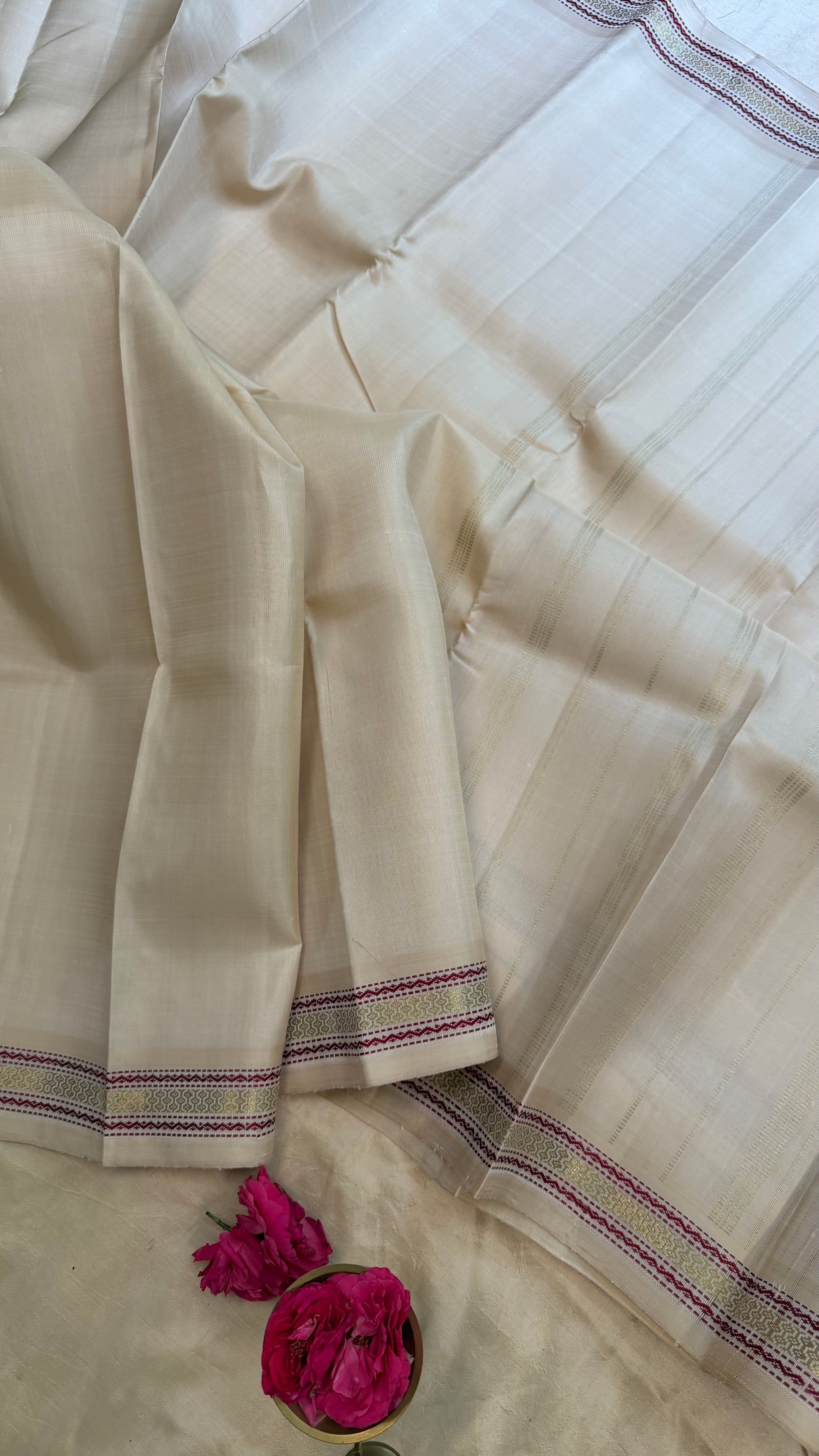 Venpattu series veshti border saree  / Kanjipuram silk.