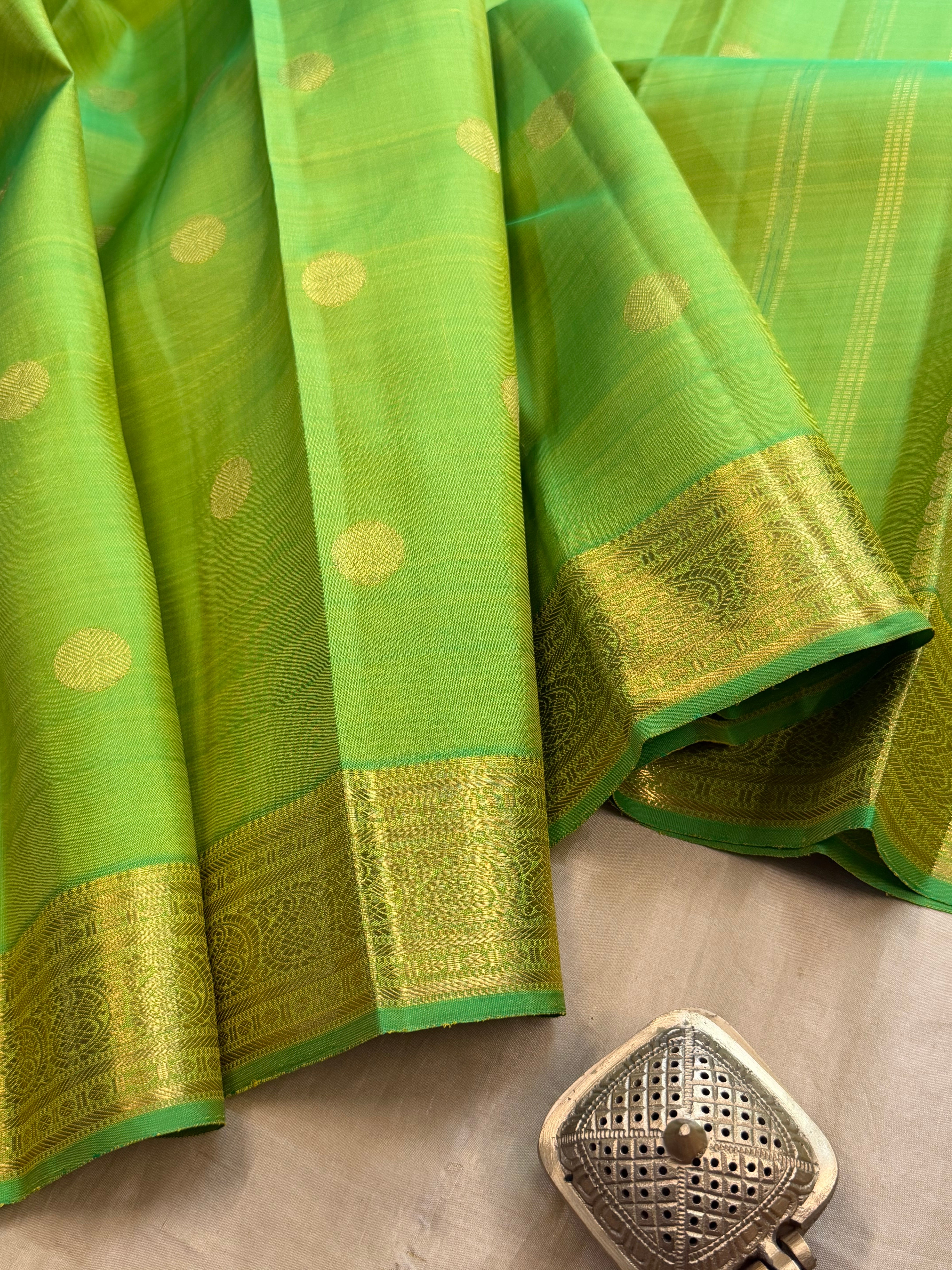 Moha : Lemon green adai pet pure Zari Kanjipuram silk