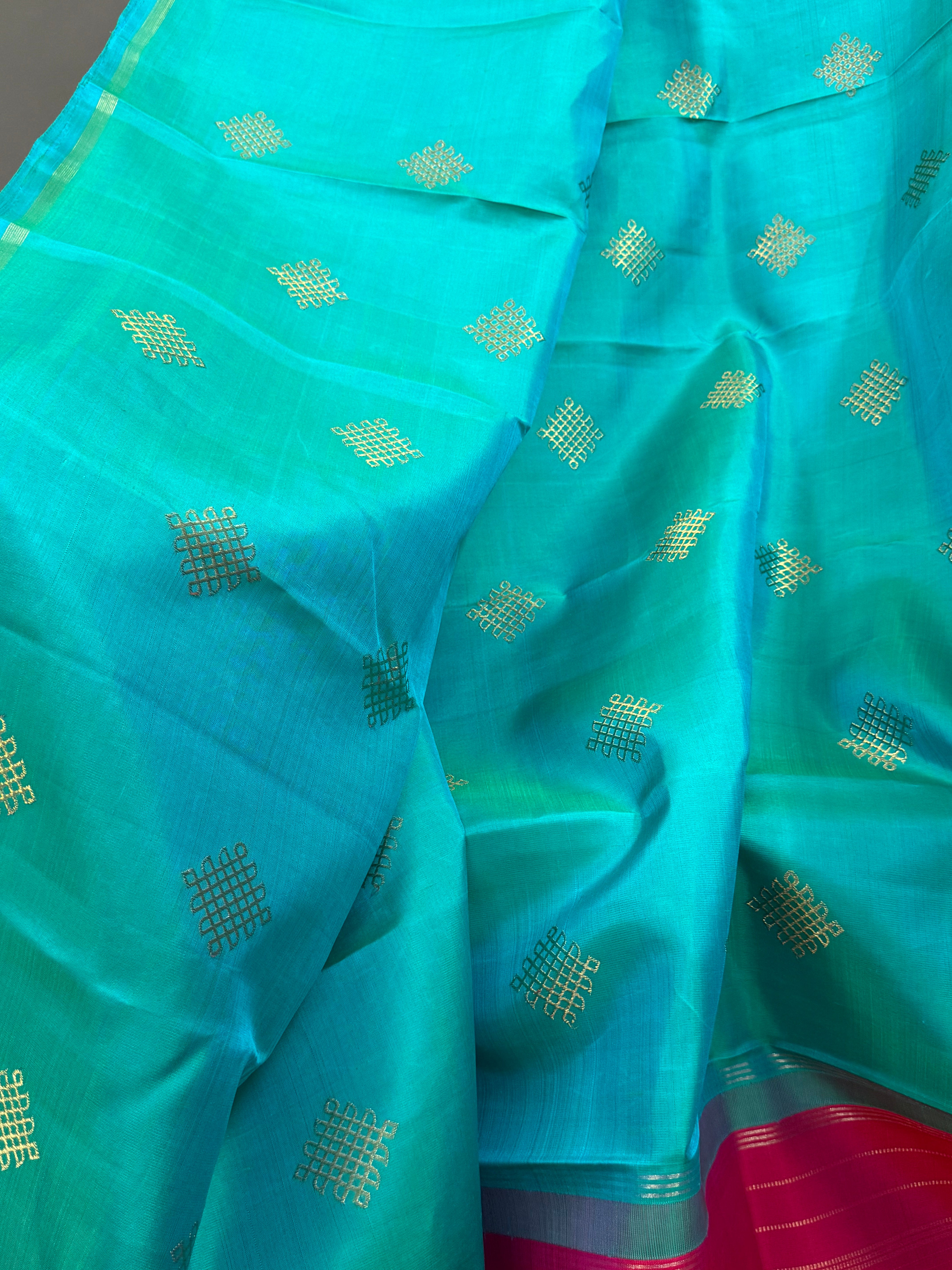 Sea blue Kolam Butta  Borderless kanjipuram silk saree